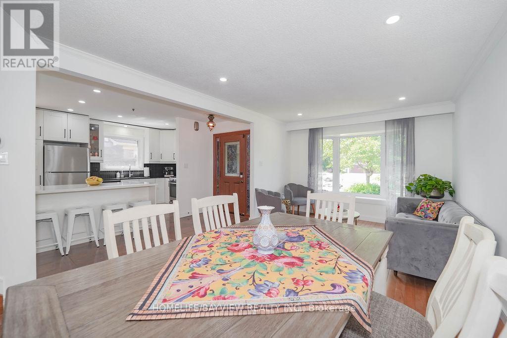 215 Weldrick Road W, Richmond Hill, Ontario  L4C 5J2 - Photo 14 - N13460652