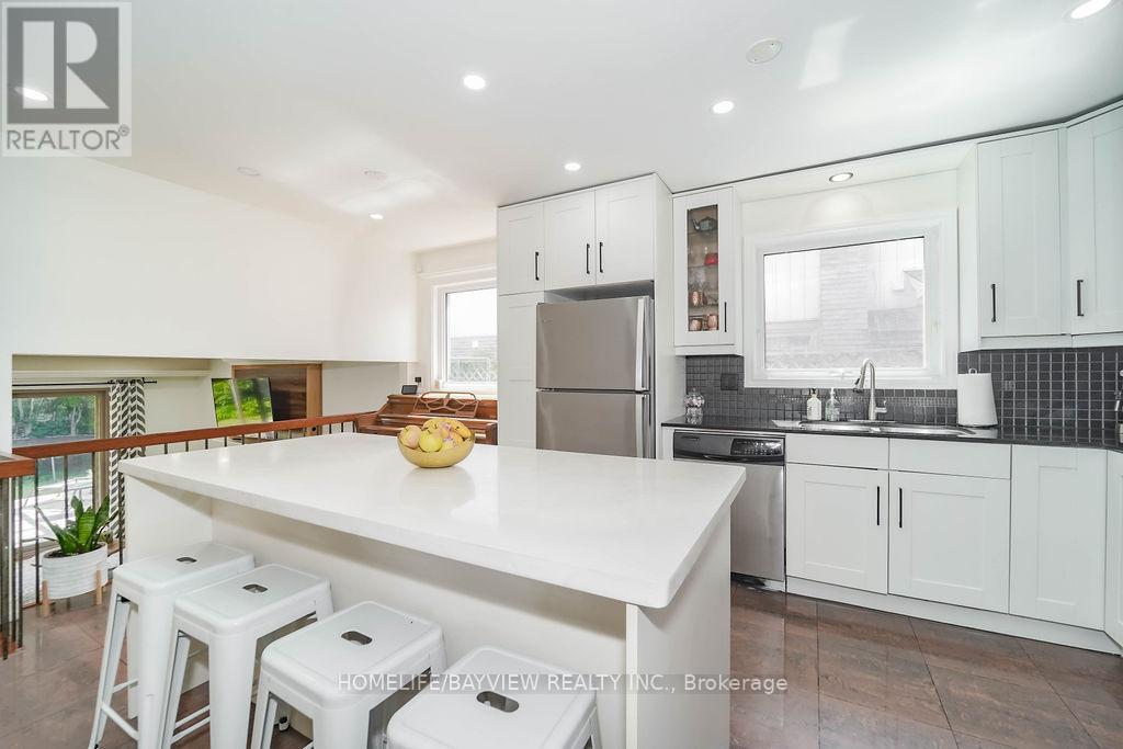215 Weldrick Road W, Richmond Hill, Ontario  L4C 5J2 - Photo 16 - N13460652