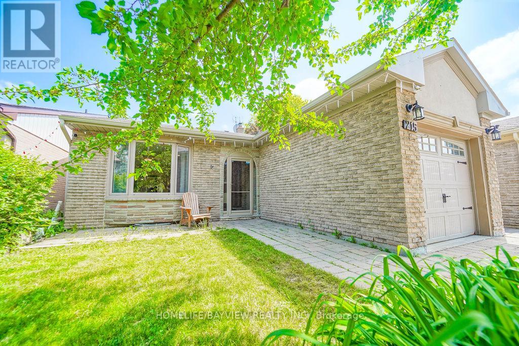 215 Weldrick Road W, Richmond Hill, Ontario  L4C 5J2 - Photo 3 - N13460652