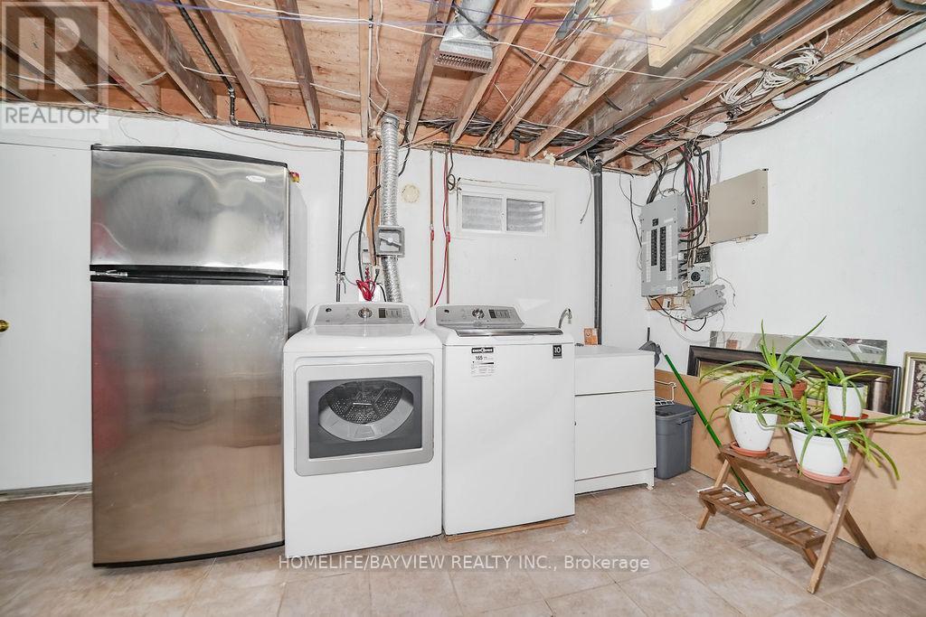 215 Weldrick Road W, Richmond Hill, Ontario  L4C 5J2 - Photo 40 - N13460652