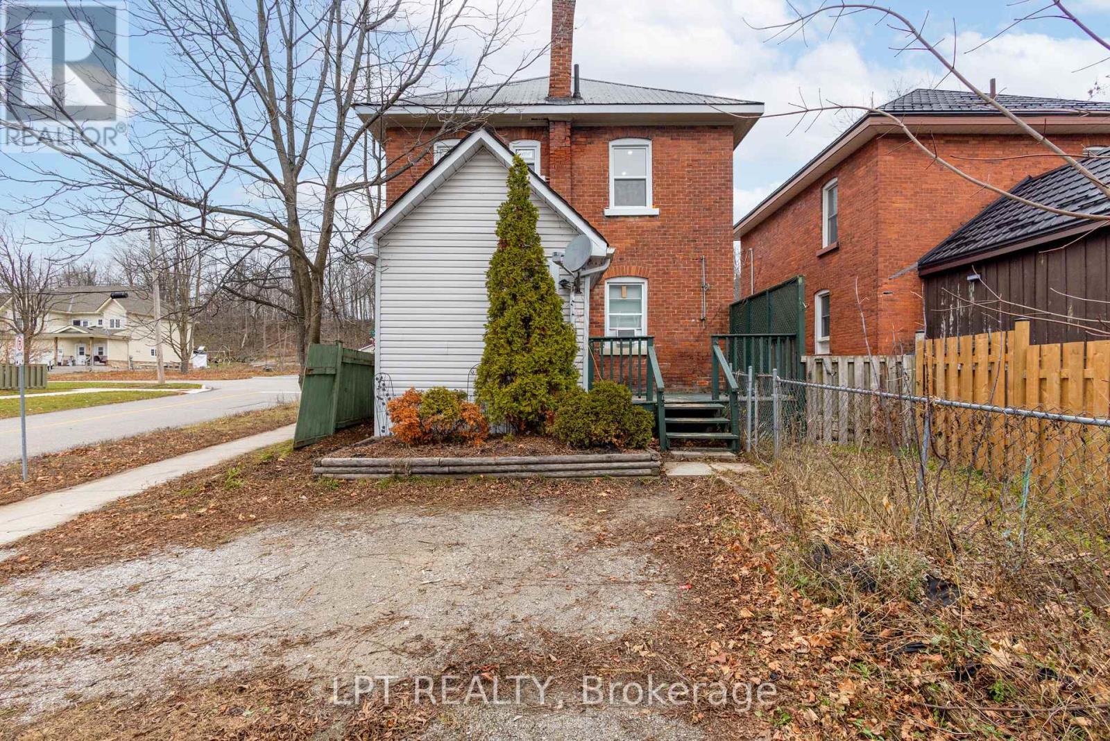 249 Harvey Street, Orillia, Ontario  L3V 3M5 - Photo 4 - S13460470