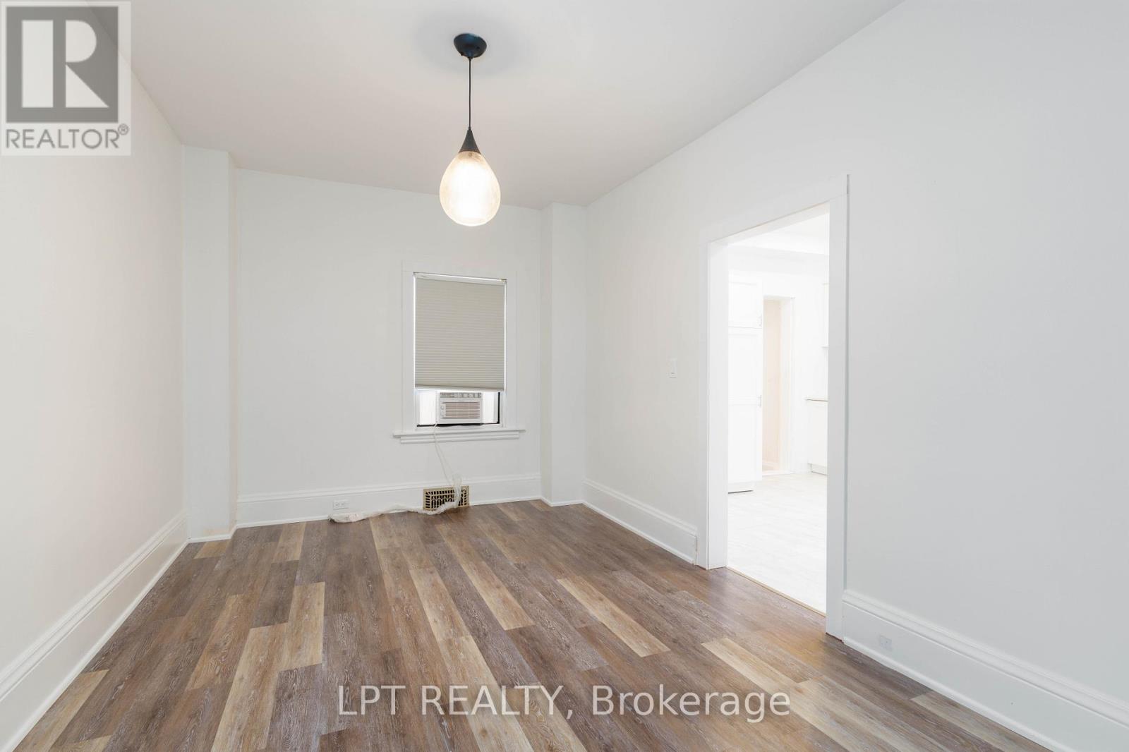 249 Harvey Street, Orillia, Ontario  L3V 3M5 - Photo 9 - S13460470
