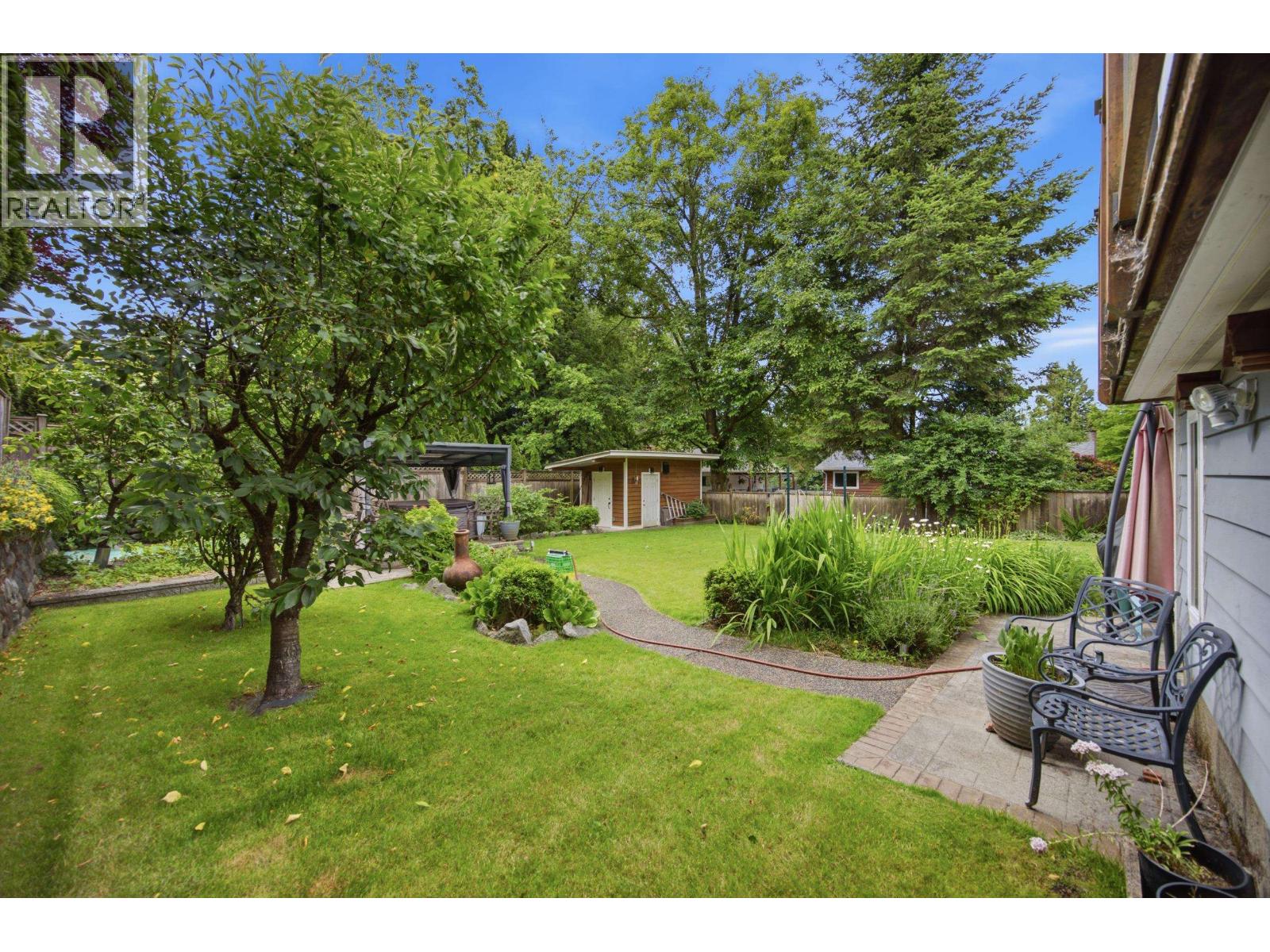 944 Tollcross Road, North Vancouver, British Columbia  V7H 2G2 - Photo 35 - R3137396