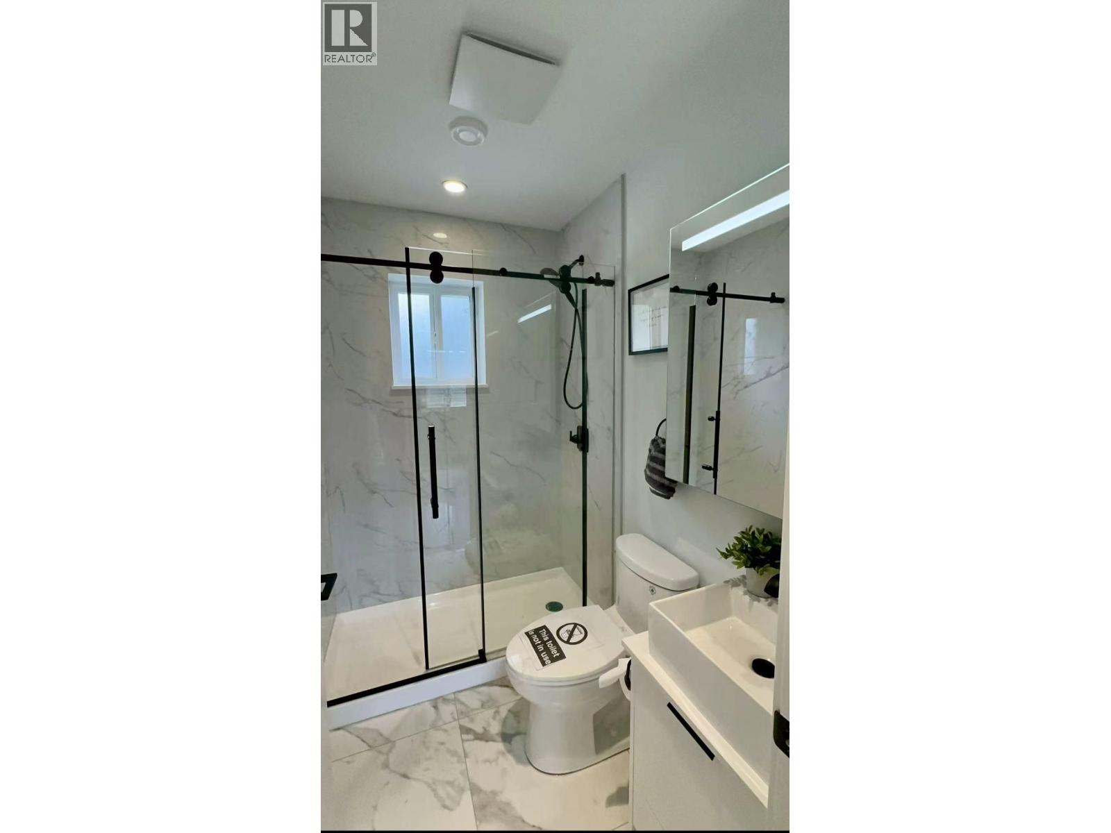 3025 Kings Avenue, Vancouver, British Columbia  V5R 4T1 - Photo 3 - R3137379
