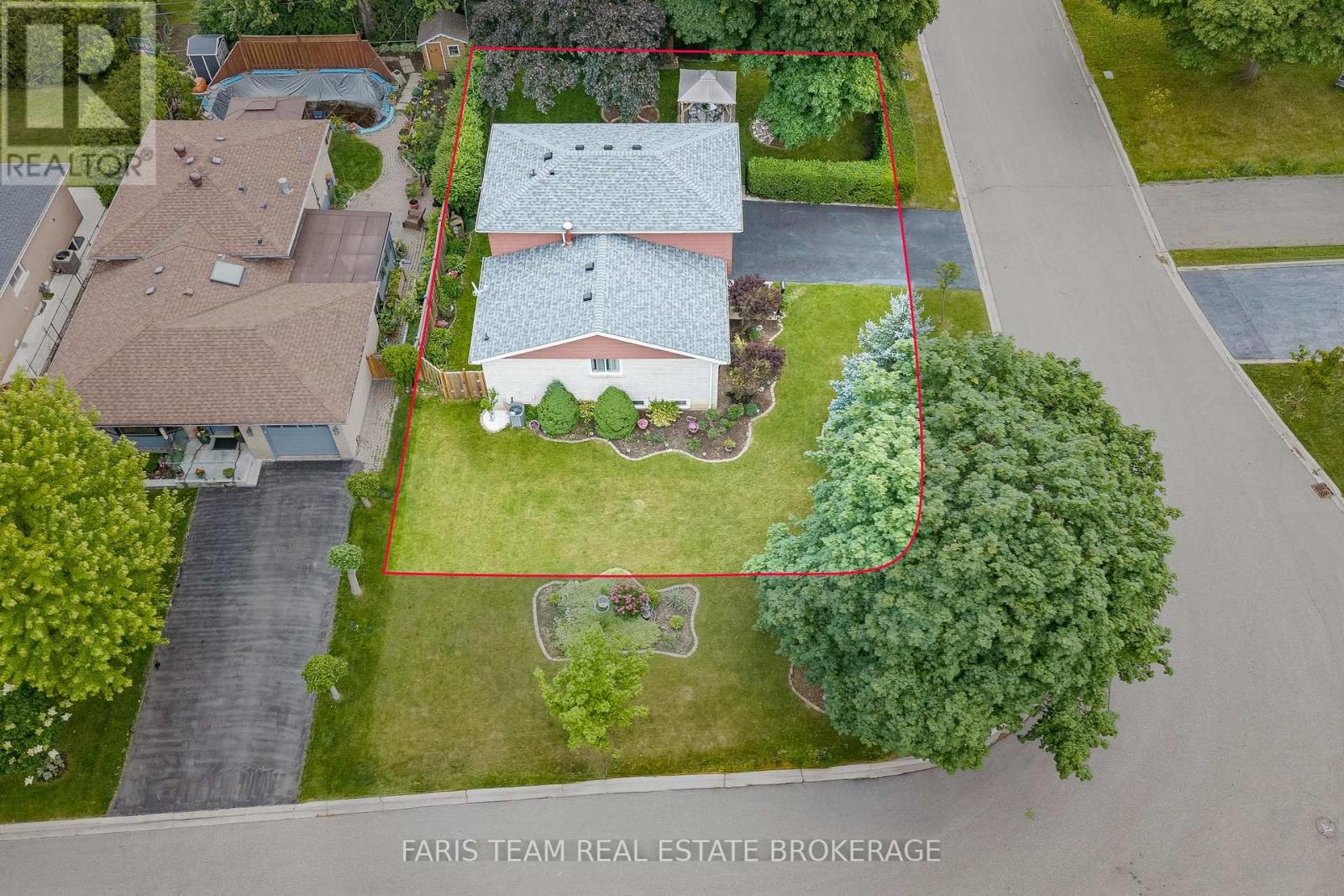 28 Bromley Crescent, Brampton, Ontario  L6T 1Z1 - Photo 2 - W13460508