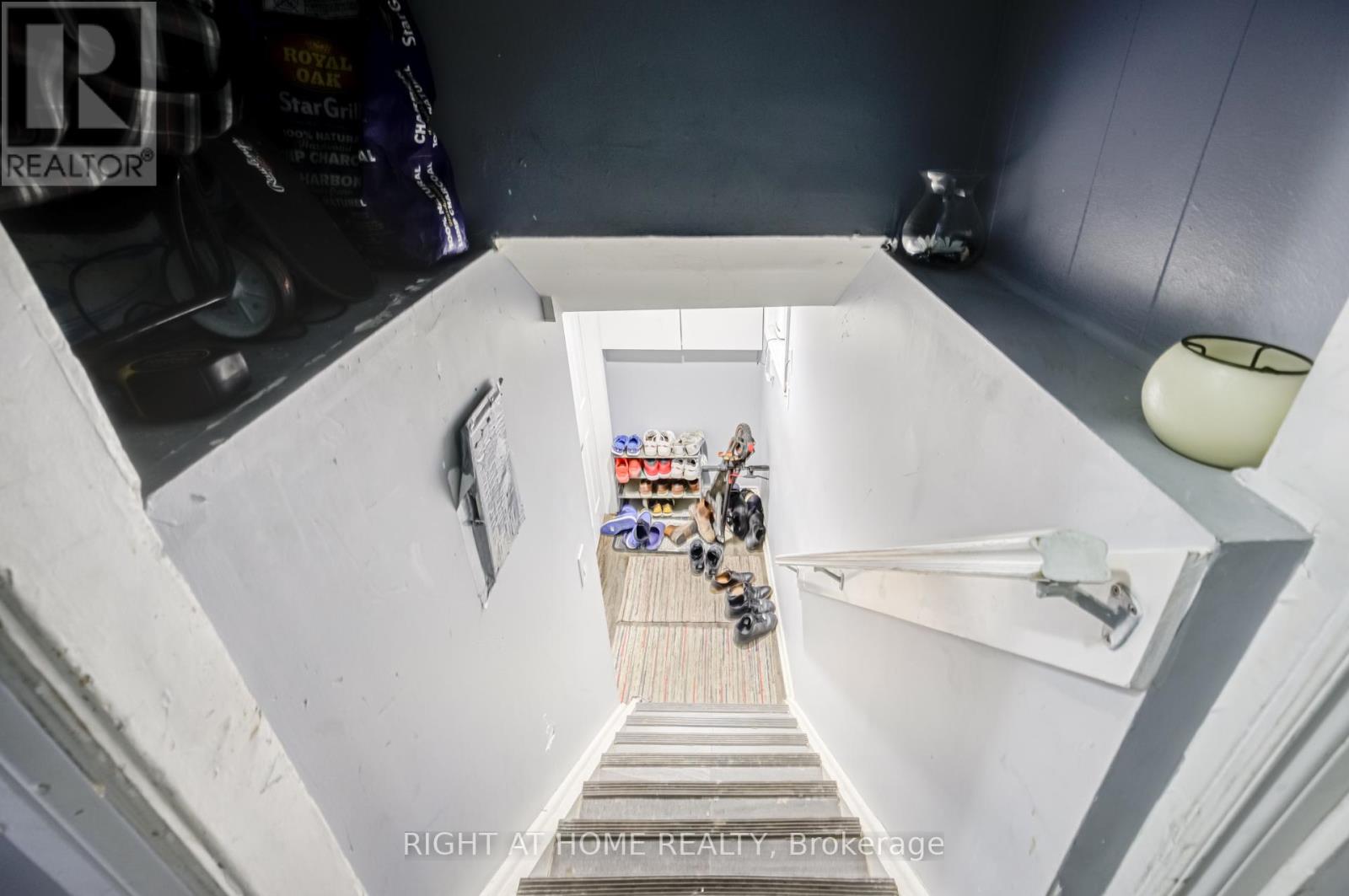 519 Rogers Road, Toronto, Ontario  M6M 1B4 - Photo 15 - W13460684