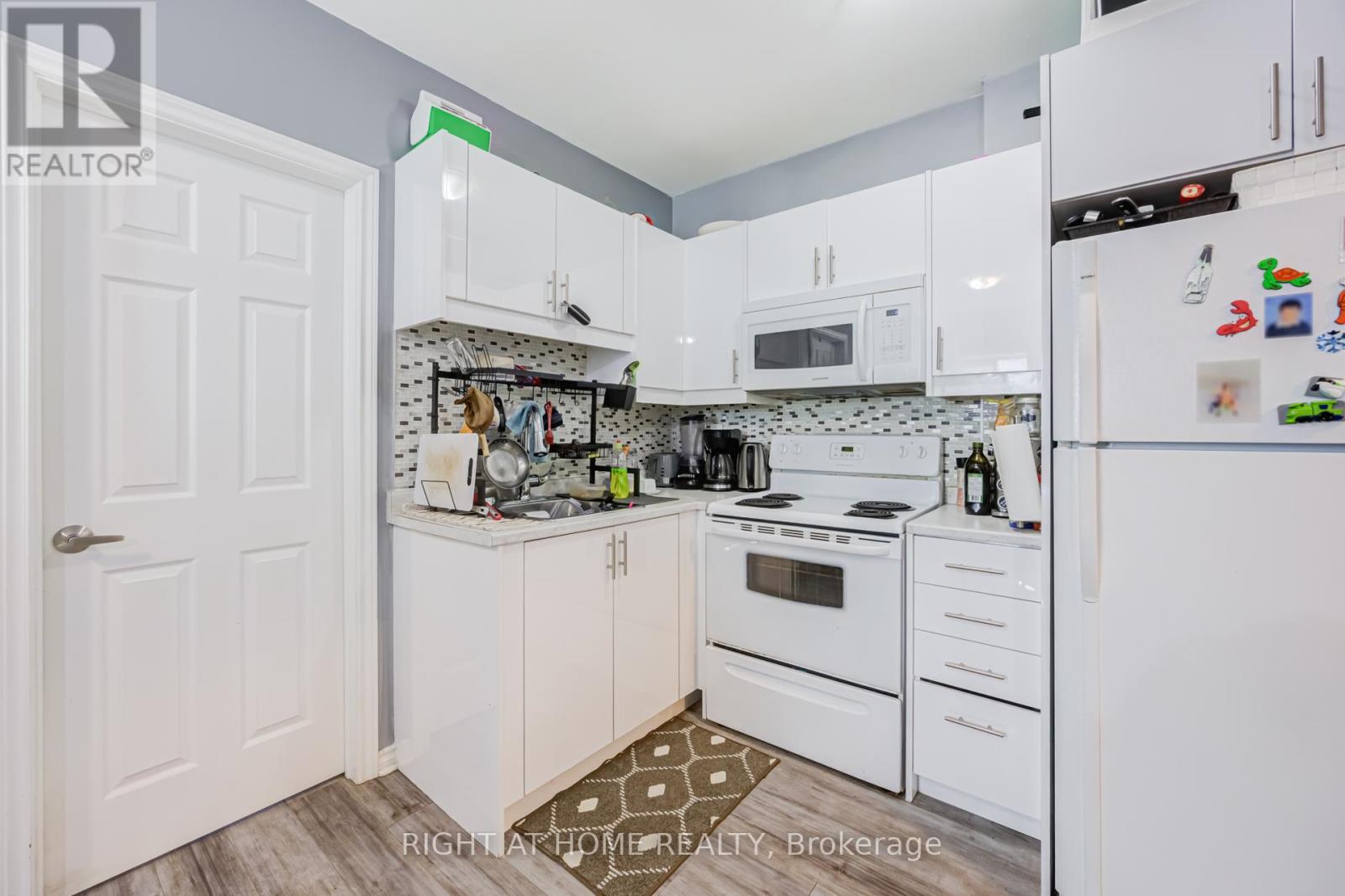 519 Rogers Road, Toronto, Ontario  M6M 1B4 - Photo 34 - W13460684