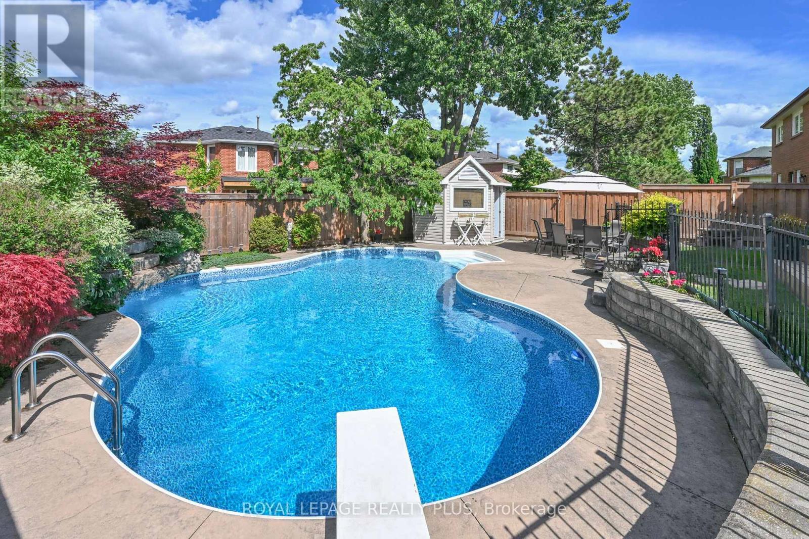 6993 Danton Promenade, Mississauga, Ontario L5N 5A1 - Photo 2 - W13460766