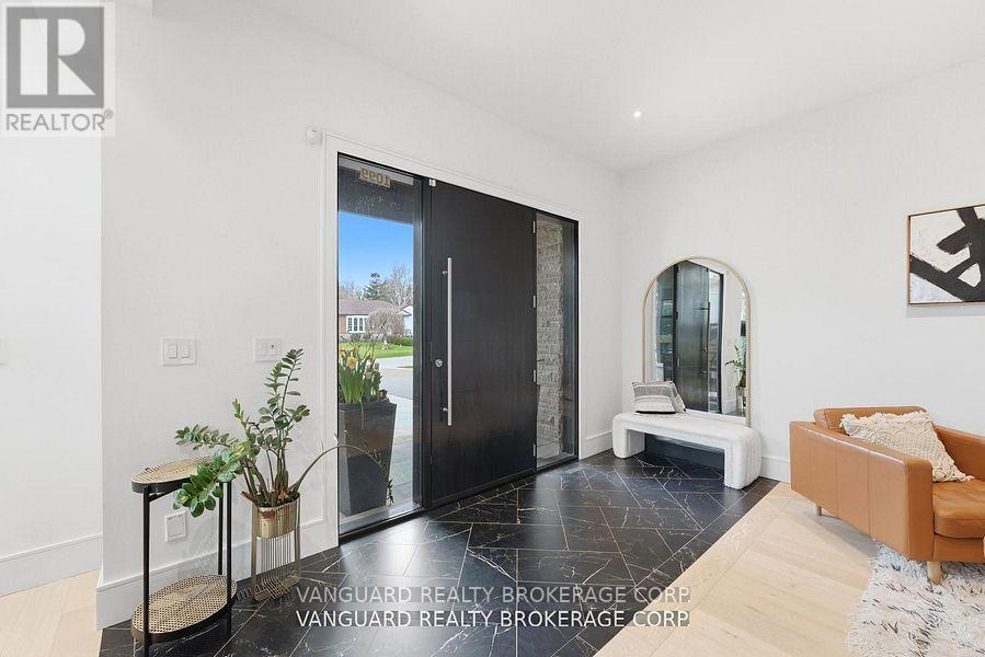 1099 Truman Avenue, Oakville, Ontario  L6H 1Y9 - Photo 4 - W13460798