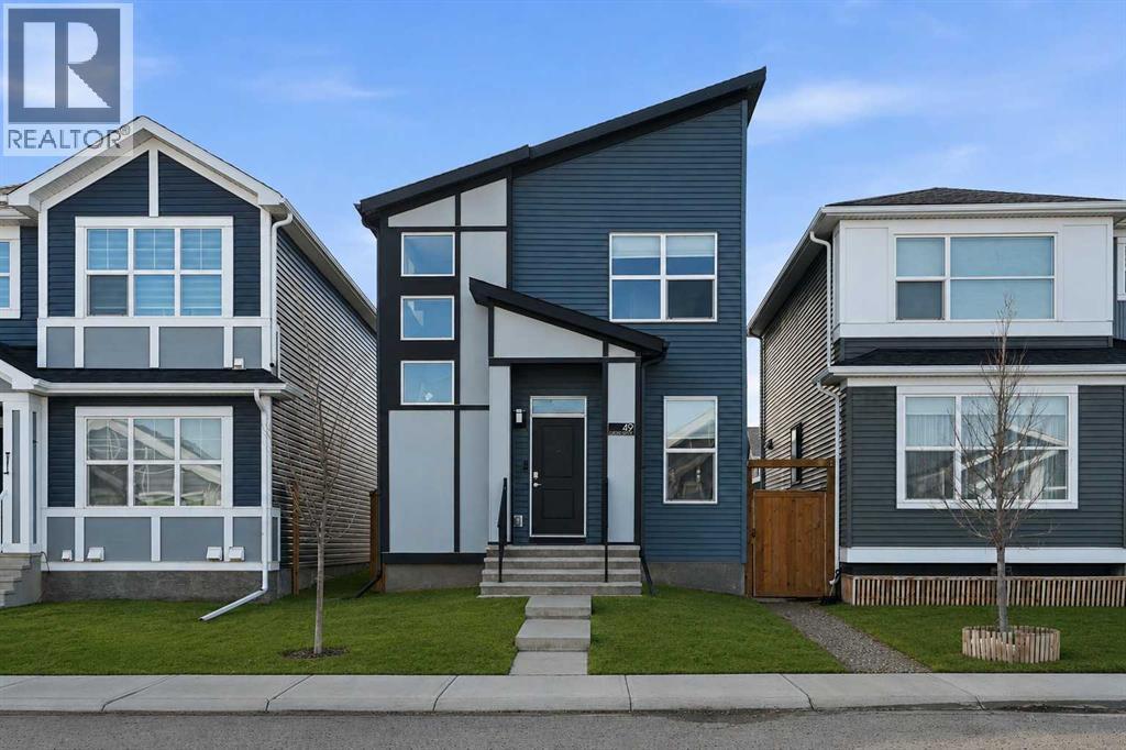 49 Lucas Grove NW, Calgary, Alberta