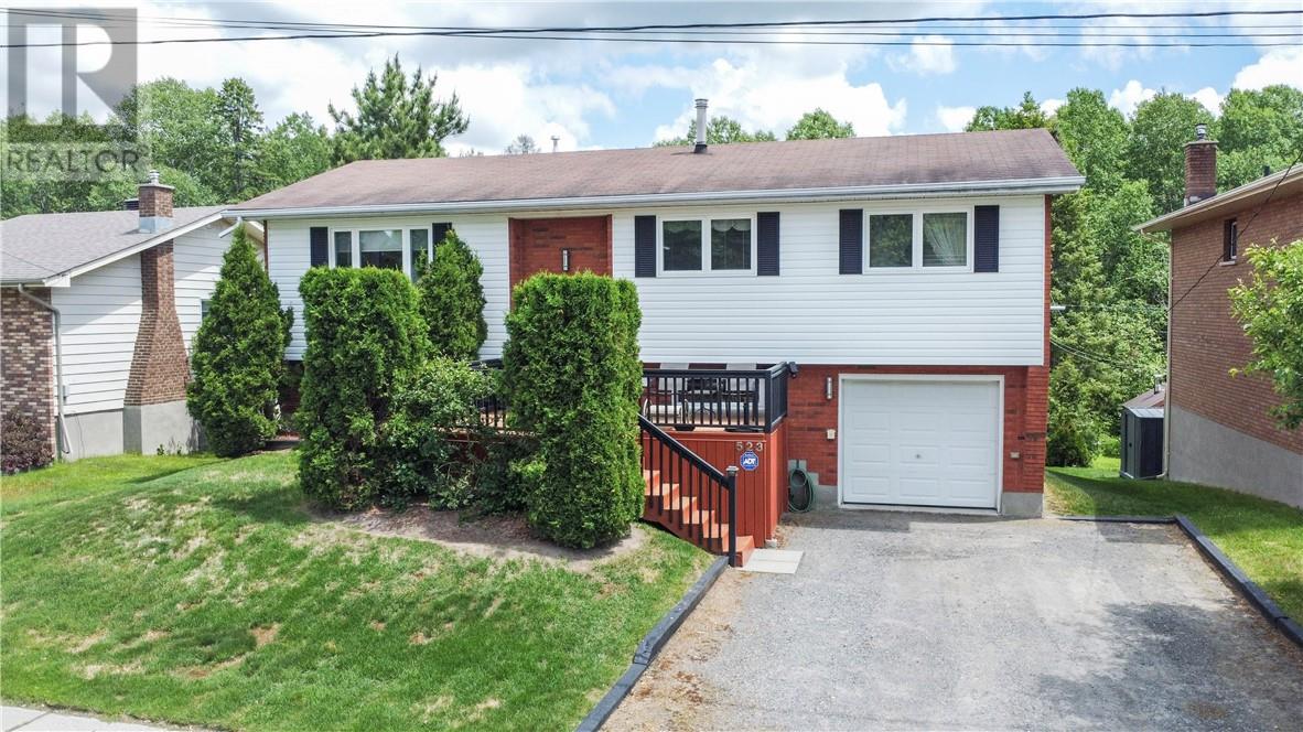 523 Eastern Avenue, Lively, Ontario
