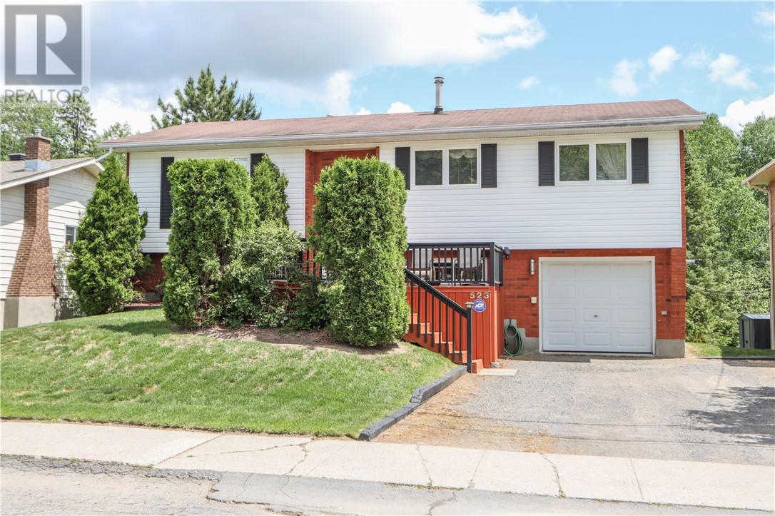 523 Eastern Avenue, Lively, Ontario  P3Y 1M9 - Photo 2 - 2128650