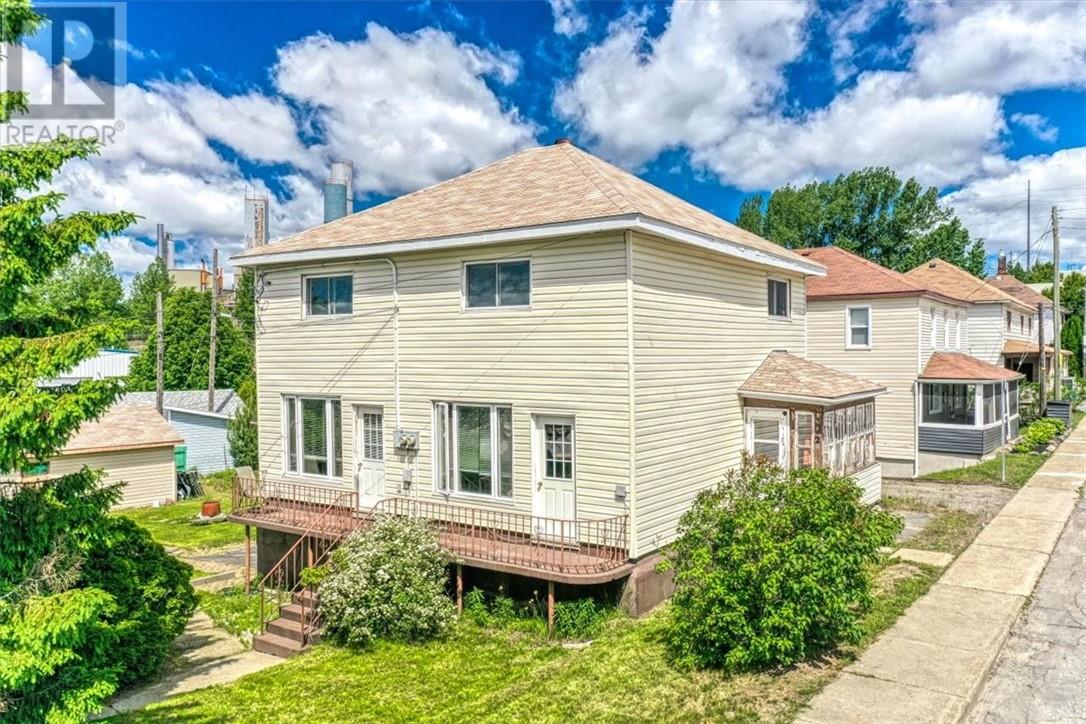 2 Craig Street, Copper Cliff, Ontario  P0M 1M0 - Photo 1 - 2128632