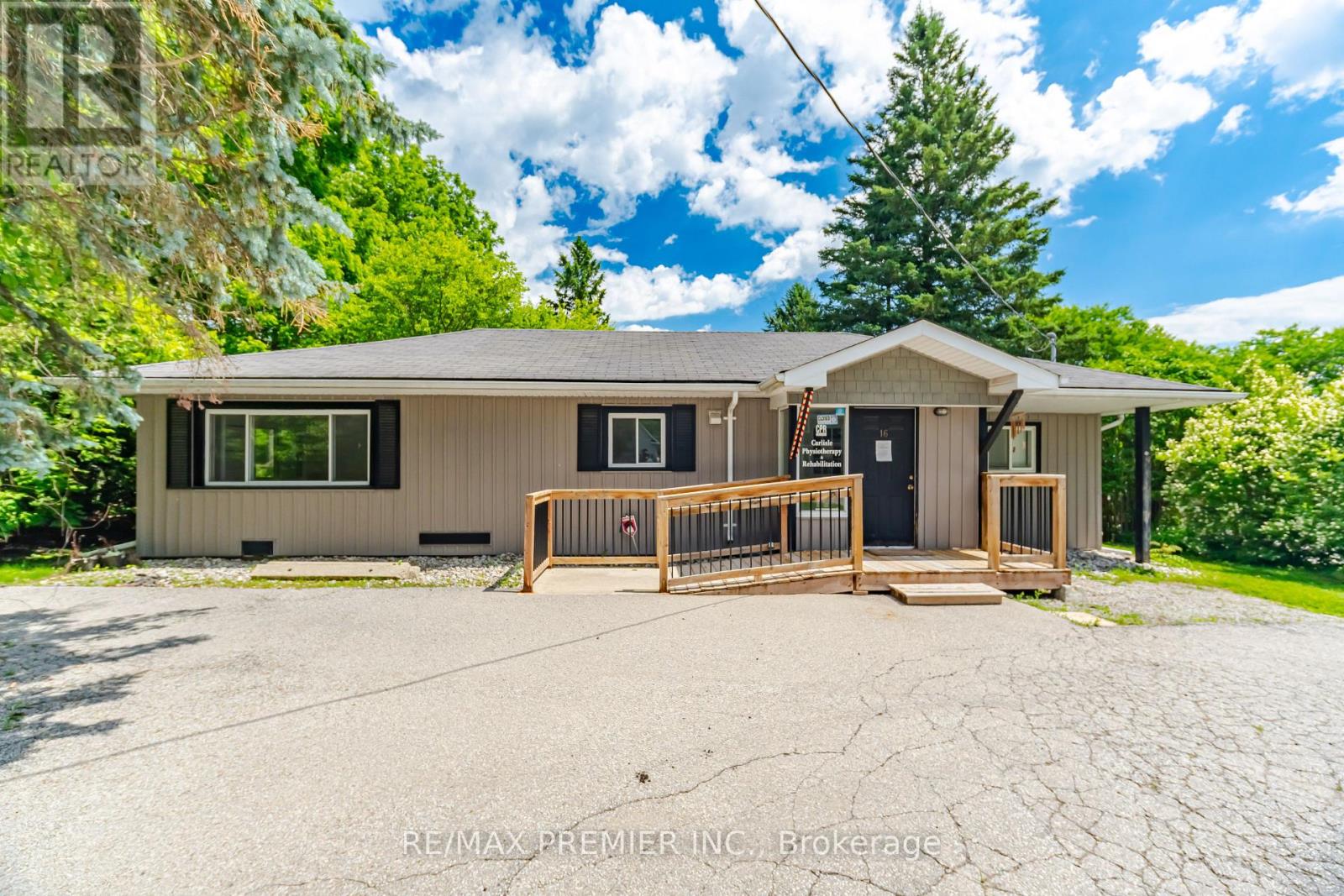 16 WILLIAM STREET, Hamilton, Ontario
