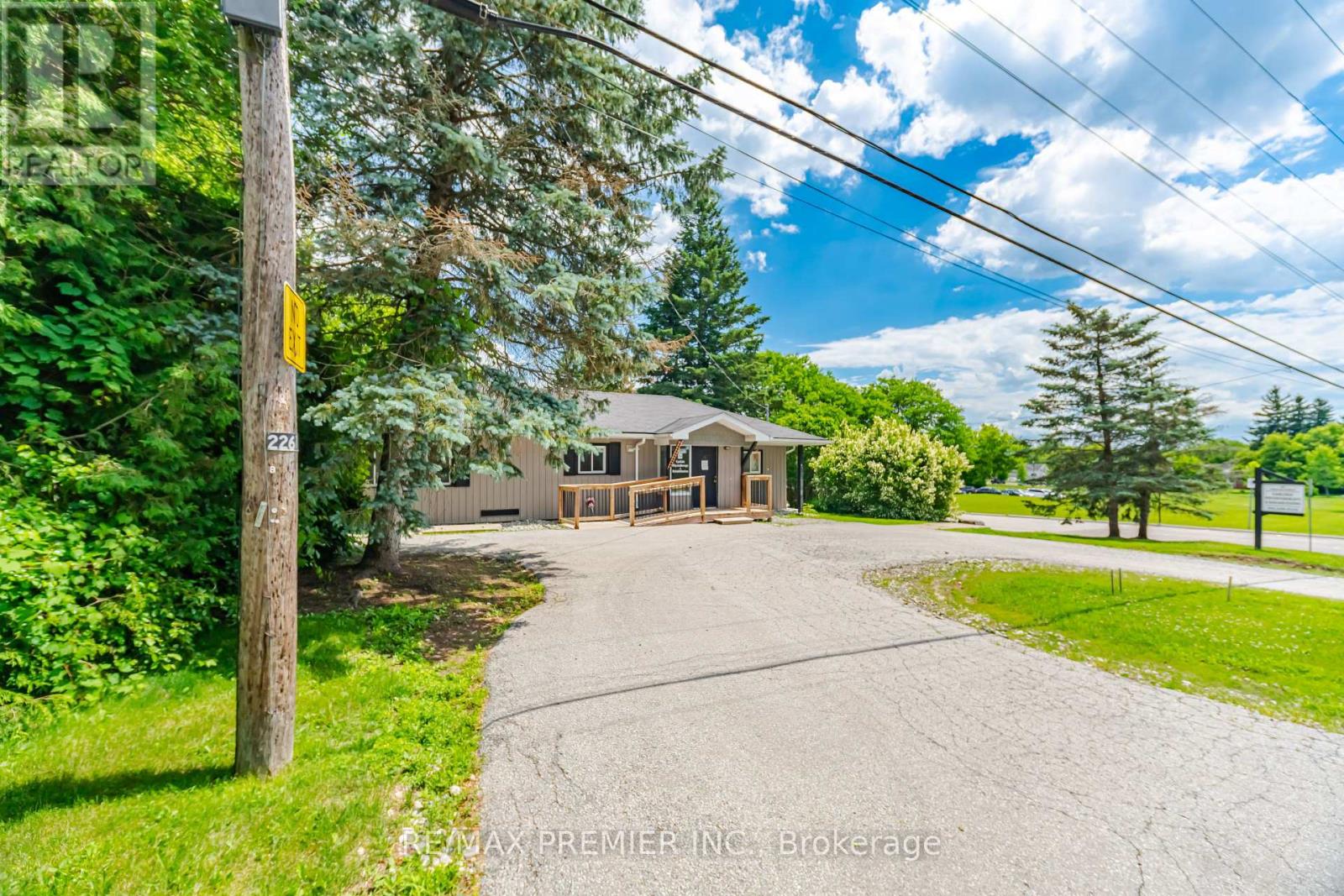 16 William Street, Hamilton, Ontario  L0R 1H2 - Photo 3 - X13460642