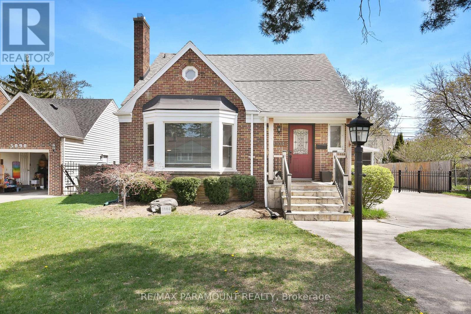 3104 LONGFELLOW AVENUE, Windsor, Ontario