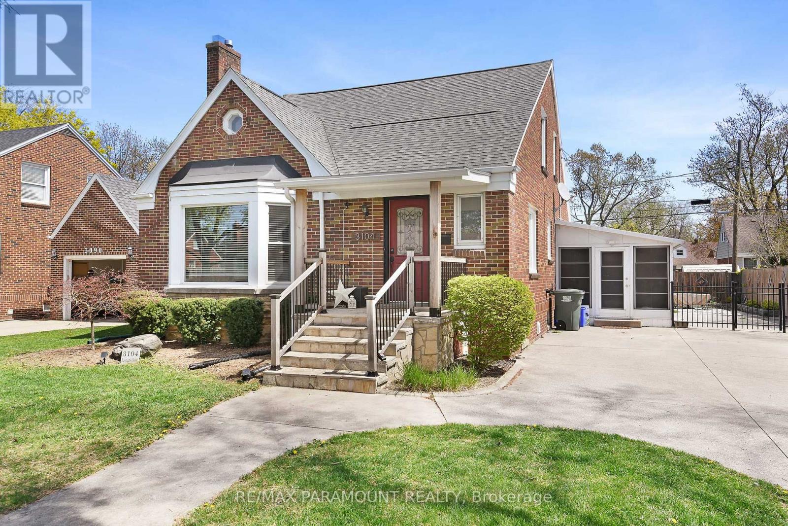 3104 Longfellow Avenue, Windsor, Ontario  N9E 2L5 - Photo 2 - X13460682
