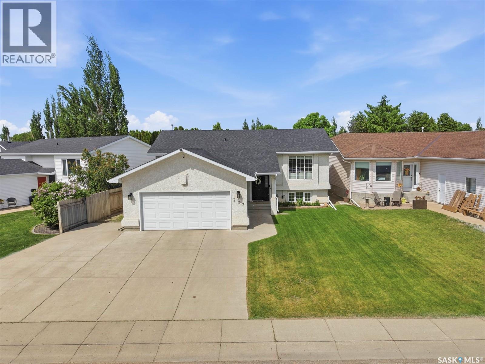207 Sumner Crescent, Saskatoon, Saskatchewan  S7L 7L7 - Photo 3 - SK039738
