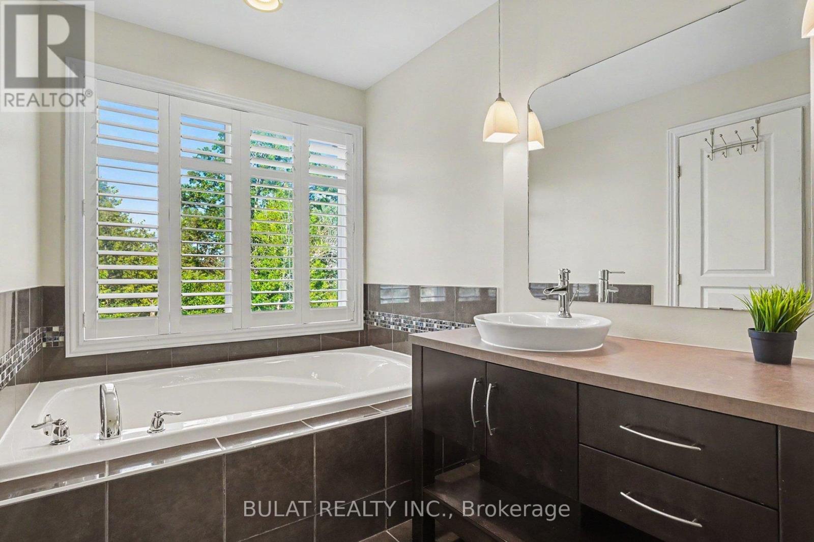 20 Mccooeye Lane, Ottawa, Ontario  K2S 1B9 - Photo 18 - X13427512