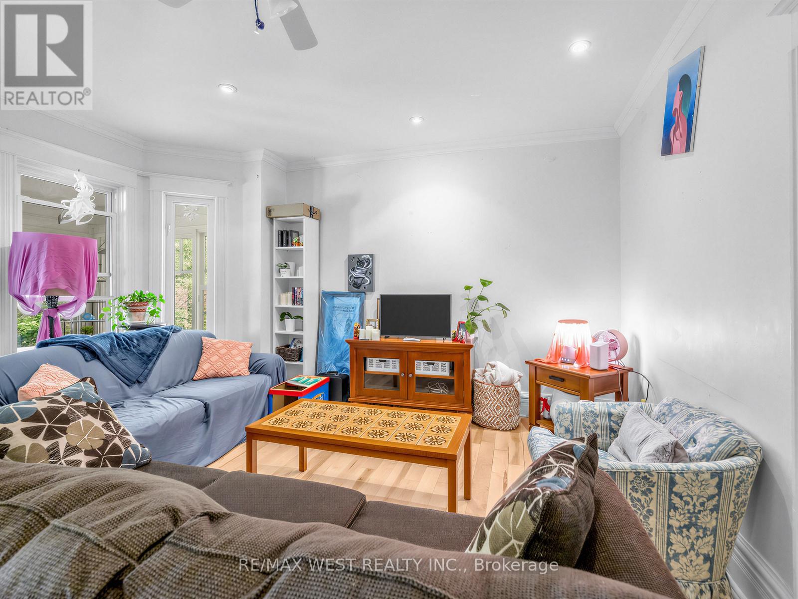 50 Albany Avenue, Toronto, Ontario  M5R 3C3 - Photo 16 - C13460808