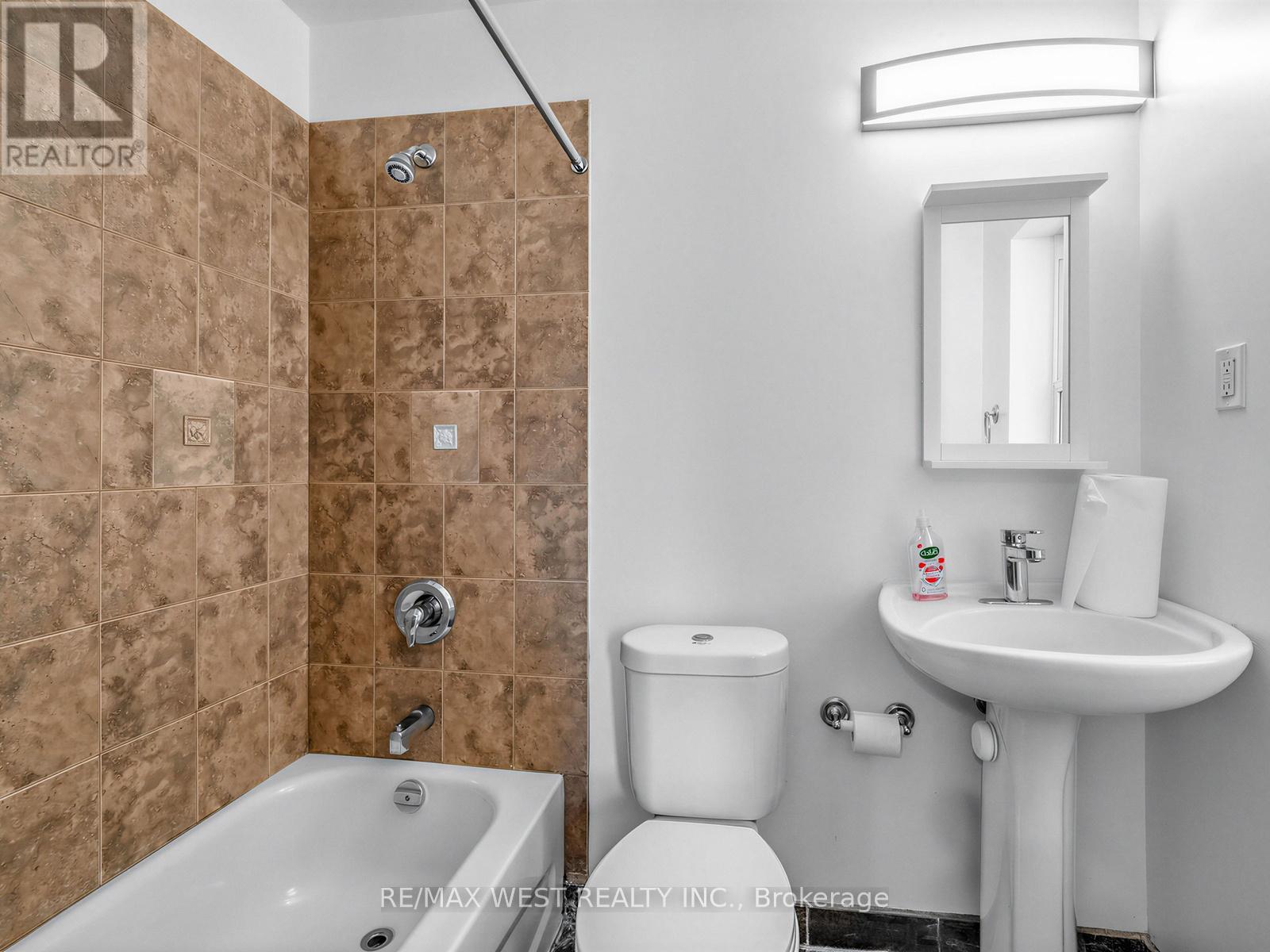 50 Albany Avenue, Toronto, Ontario  M5R 3C3 - Photo 22 - C13460808