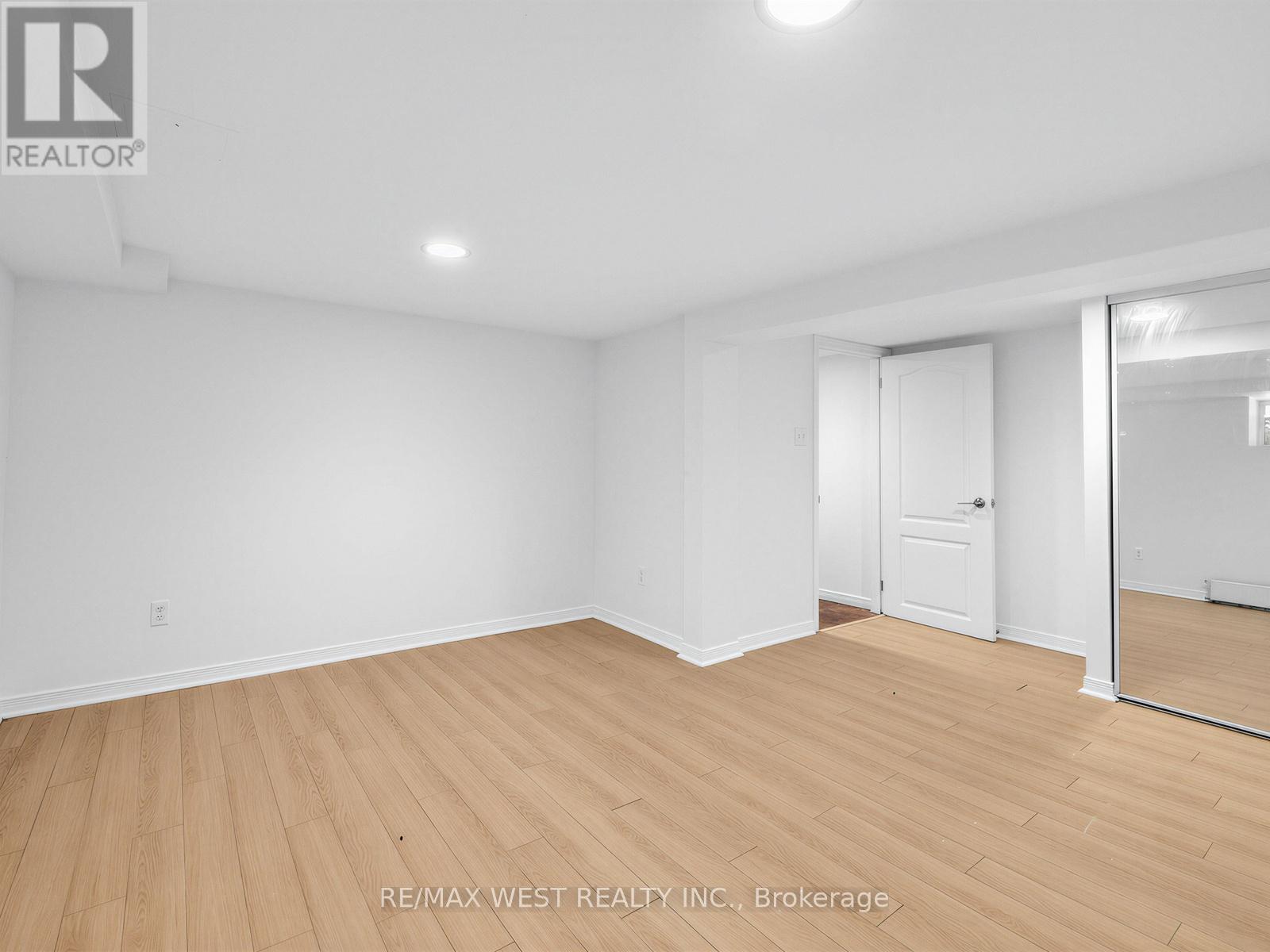 50 Albany Avenue, Toronto, Ontario  M5R 3C3 - Photo 32 - C13460808