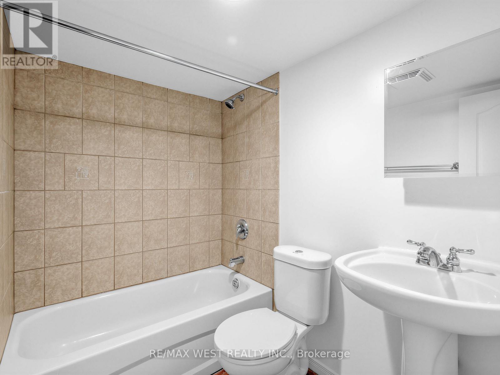 50 Albany Avenue, Toronto, Ontario  M5R 3C3 - Photo 35 - C13460808