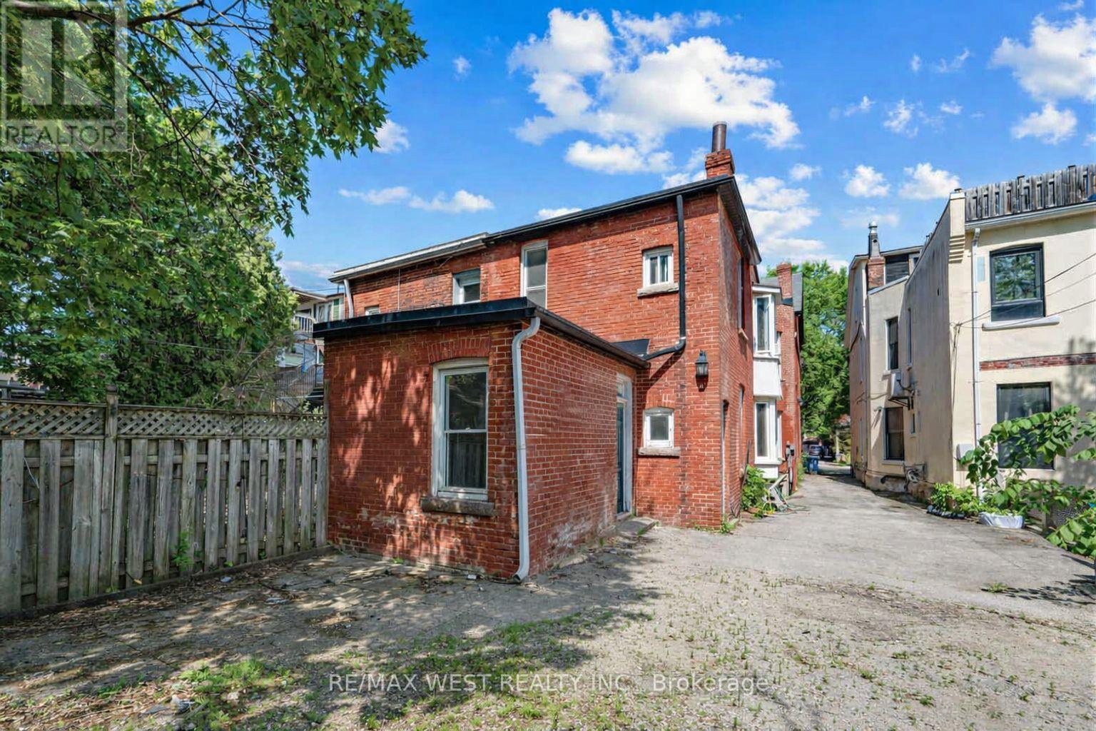 50 Albany Avenue, Toronto, Ontario  M5R 3C3 - Photo 37 - C13460808