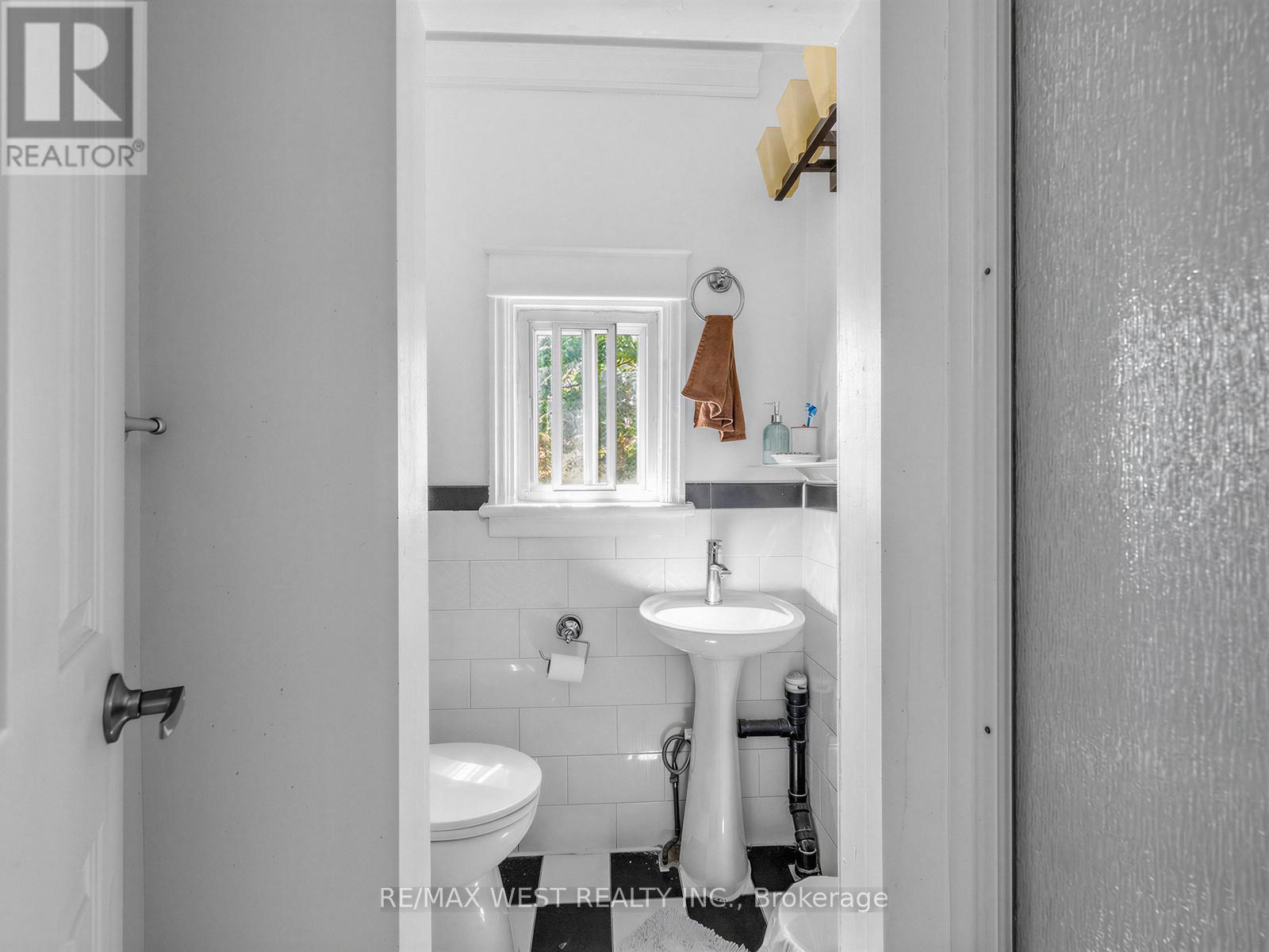 50 Albany Avenue, Toronto, Ontario  M5R 3C3 - Photo 6 - C13460808