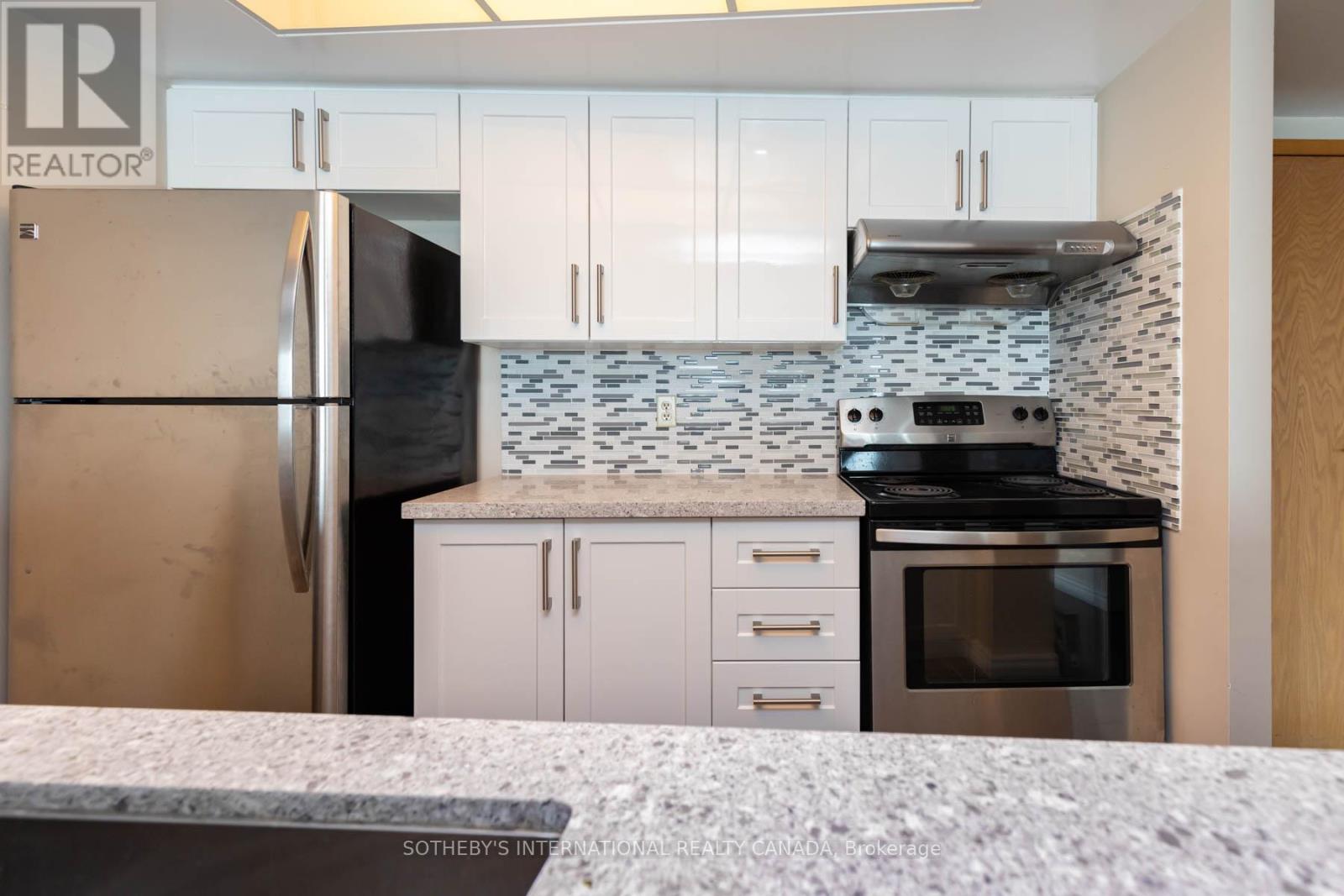 2210 - 77 Harbour Square, Toronto, Ontario  M5J 2S2 - Photo 10 - C13460892