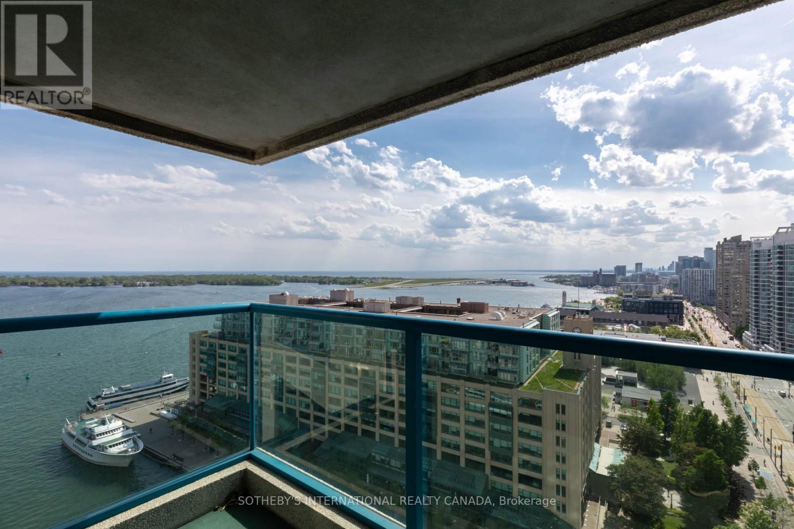 2210 - 77 Harbour Square, Toronto, Ontario  M5J 2S2 - Photo 17 - C13460892