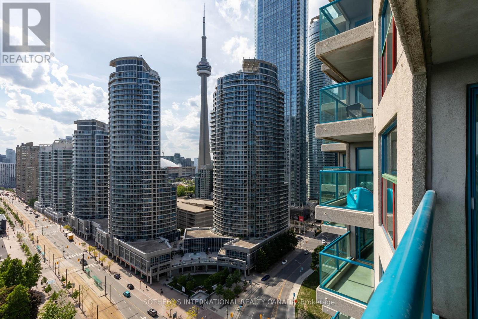 2210 - 77 Harbour Square, Toronto, Ontario  M5J 2S2 - Photo 20 - C13460892