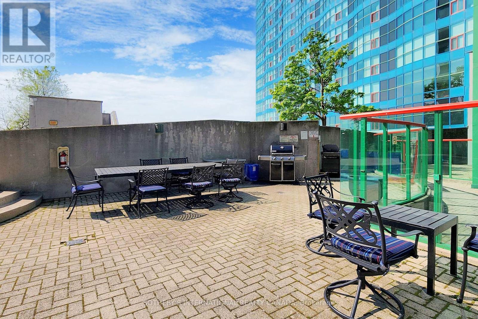 2210 - 77 Harbour Square, Toronto, Ontario  M5J 2S2 - Photo 25 - C13460892