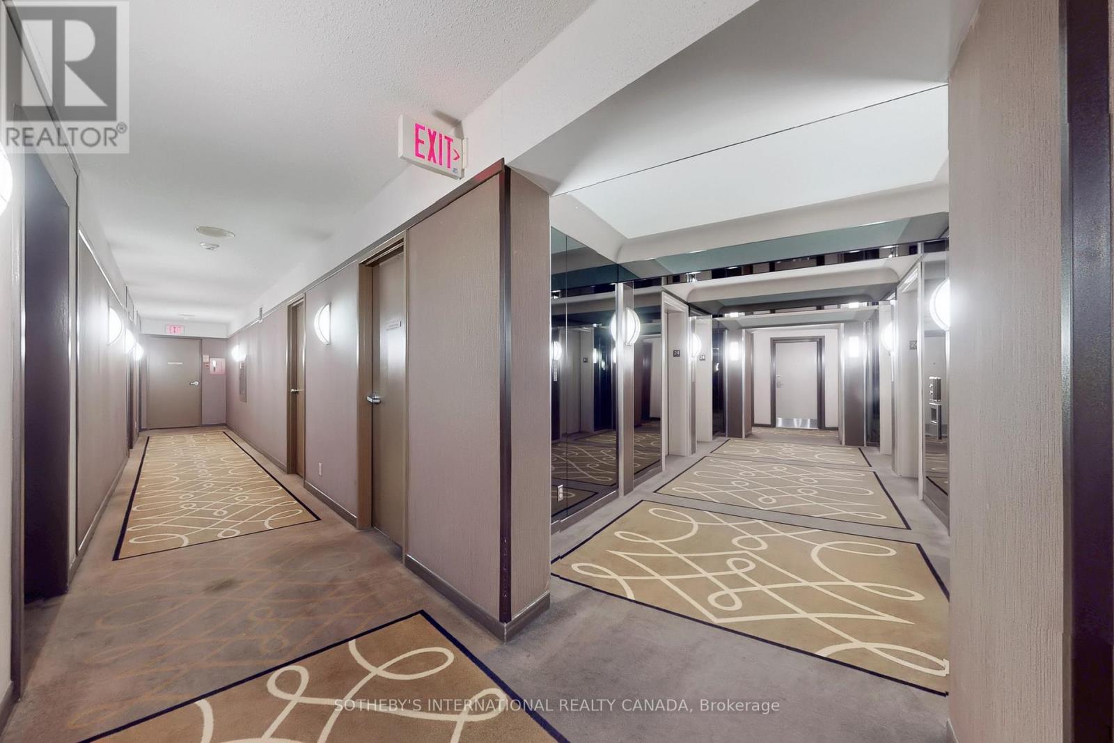 2210 - 77 Harbour Square, Toronto, Ontario  M5J 2S2 - Photo 32 - C13460892