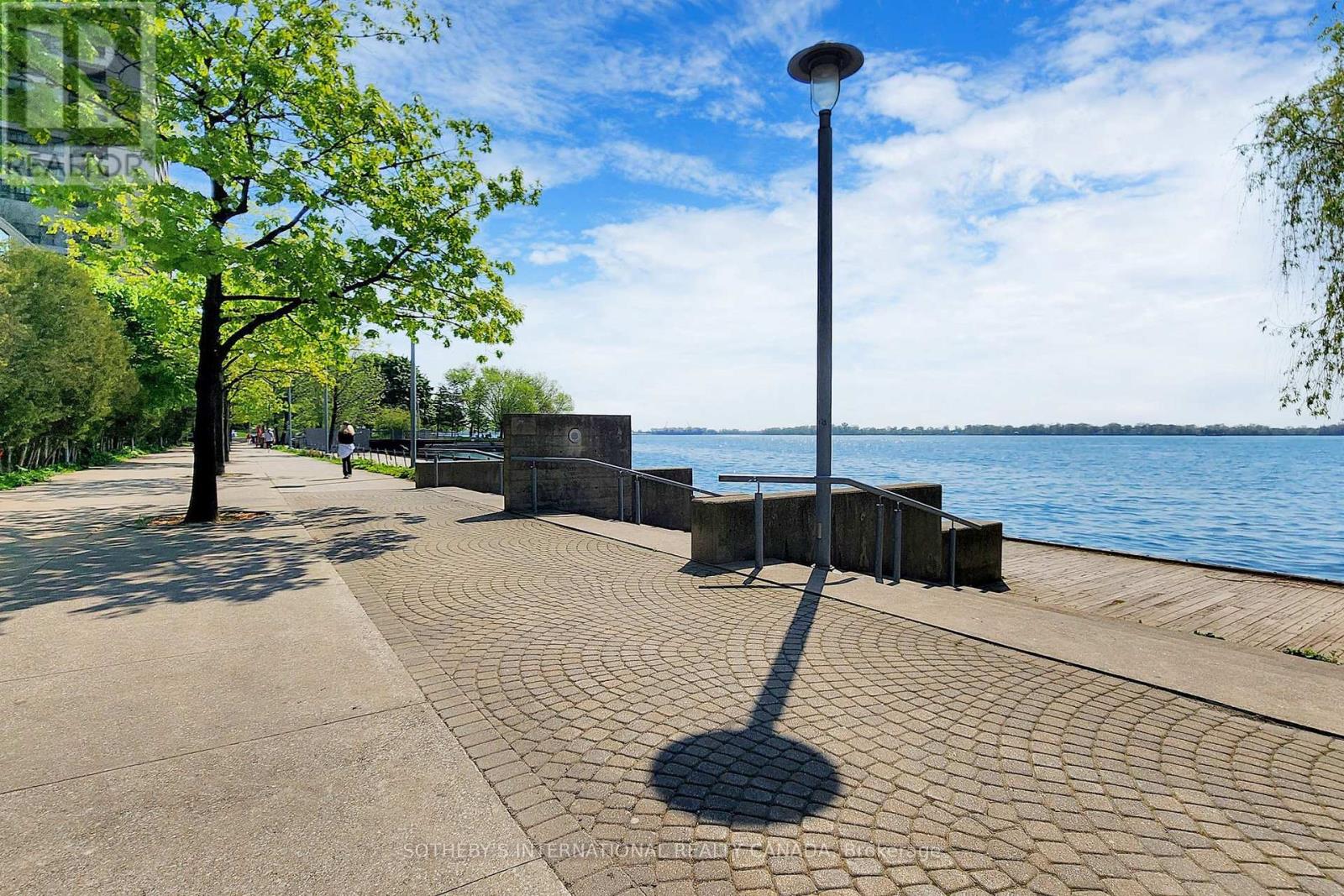 2210 - 77 Harbour Square, Toronto, Ontario  M5J 2S2 - Photo 38 - C13460892