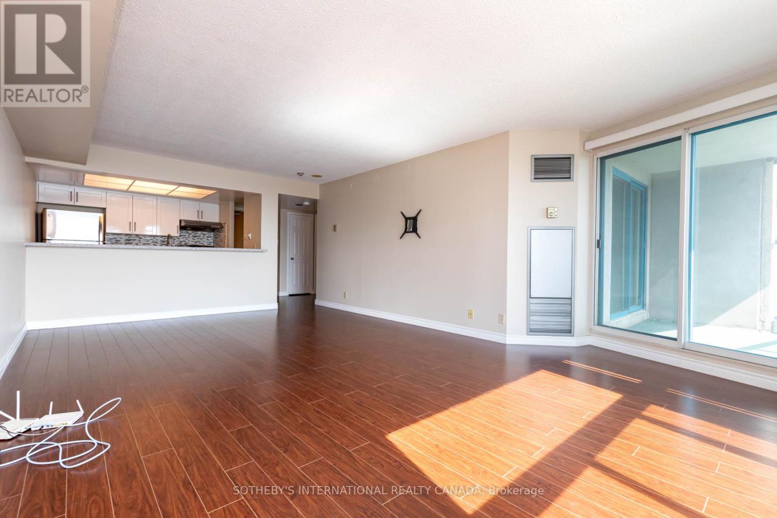 2210 - 77 Harbour Square, Toronto, Ontario  M5J 2S2 - Photo 7 - C13460892