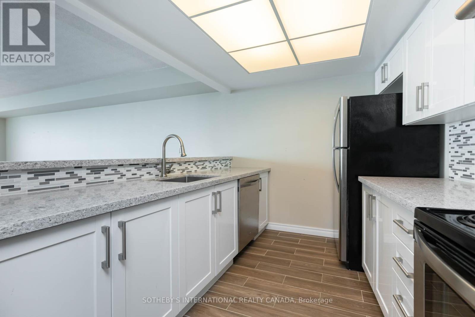 2210 - 77 Harbour Square, Toronto, Ontario  M5J 2S2 - Photo 8 - C13460892