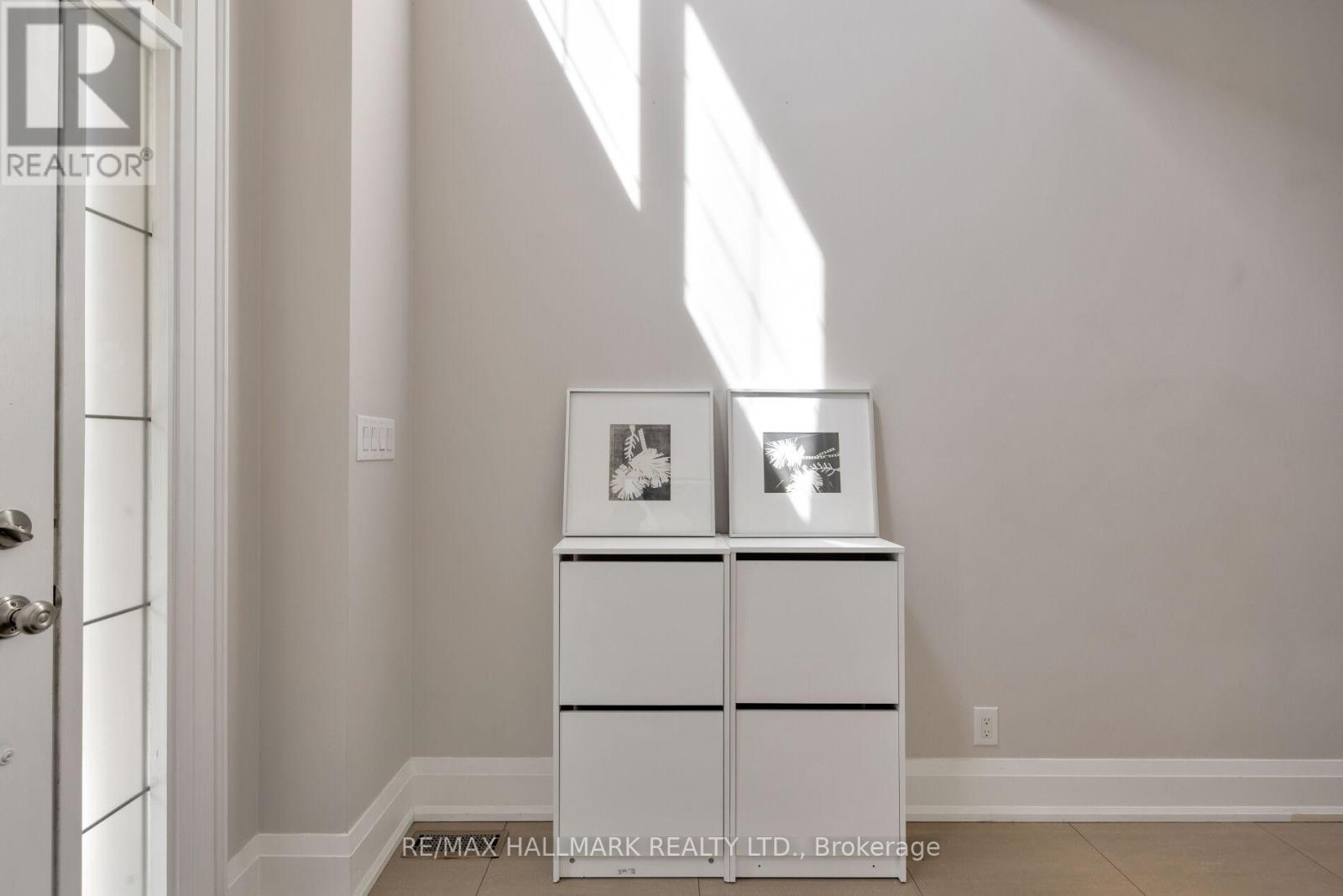 194 Erskine Avenue, Toronto, Ontario  M4P 1Z4 - Photo 3 - C13460908