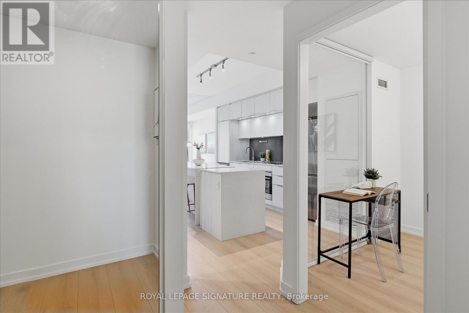 1807 - 170 Sumach Street, Toronto, Ontario  M5A 0C3 - Photo 3 - C13460948