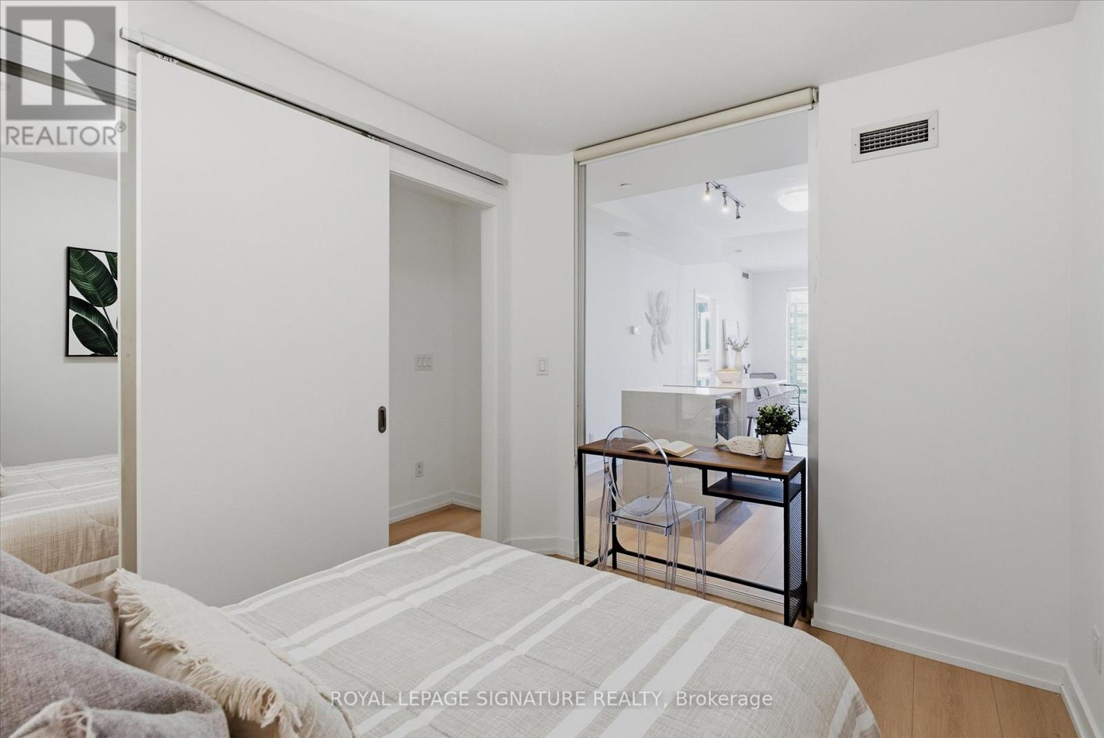 1807 - 170 Sumach Street, Toronto, Ontario  M5A 0C3 - Photo 5 - C13460948