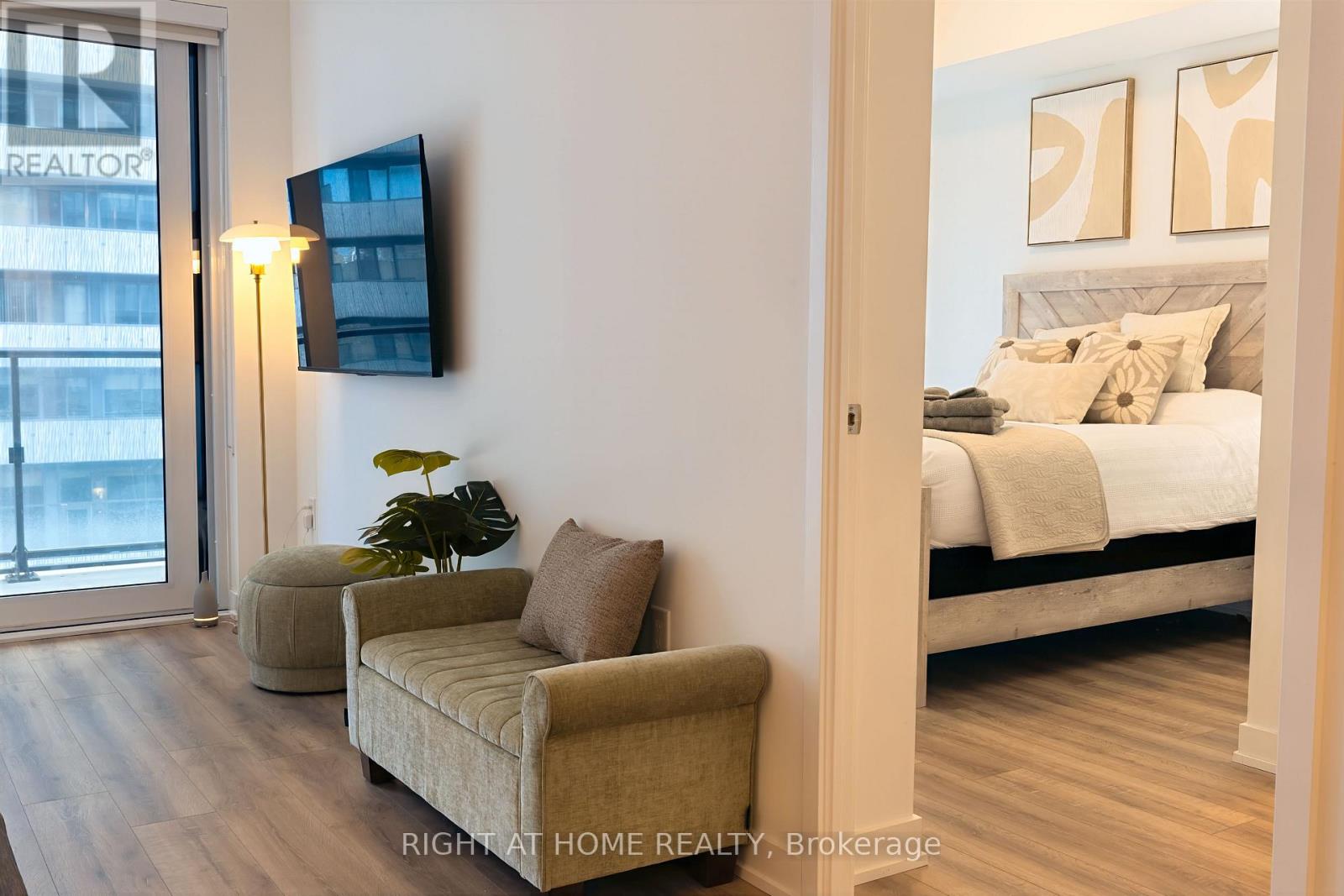 1401 - 634 Church Street, Toronto, Ontario  M4Y 2G3 - Photo 13 - C13460996