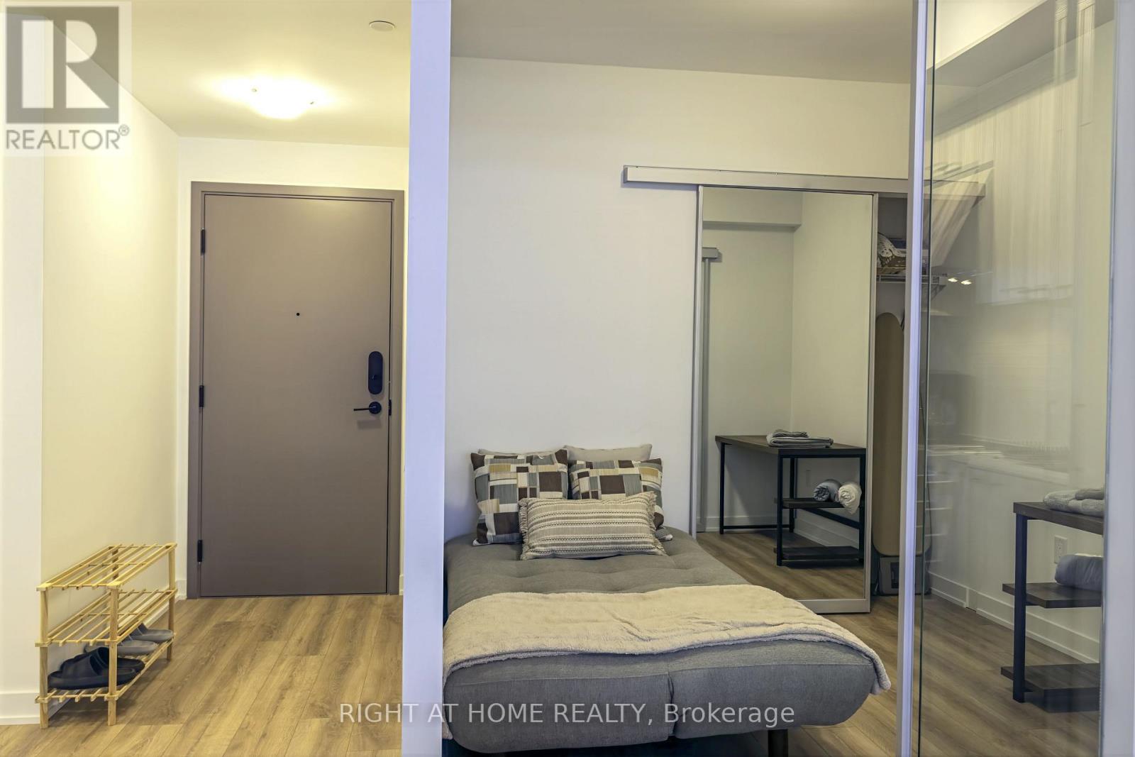 1401 - 634 Church Street, Toronto, Ontario  M4Y 2G3 - Photo 14 - C13460996