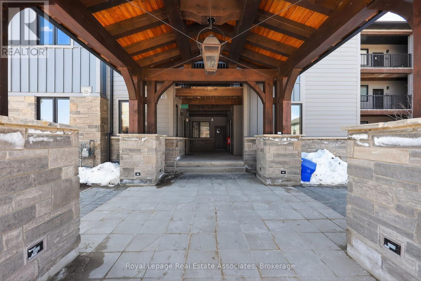 306 - 10 Beausoleil Lane, Blue Mountains, Ontario L9Y 2X5 - Photo 3 - S12992772