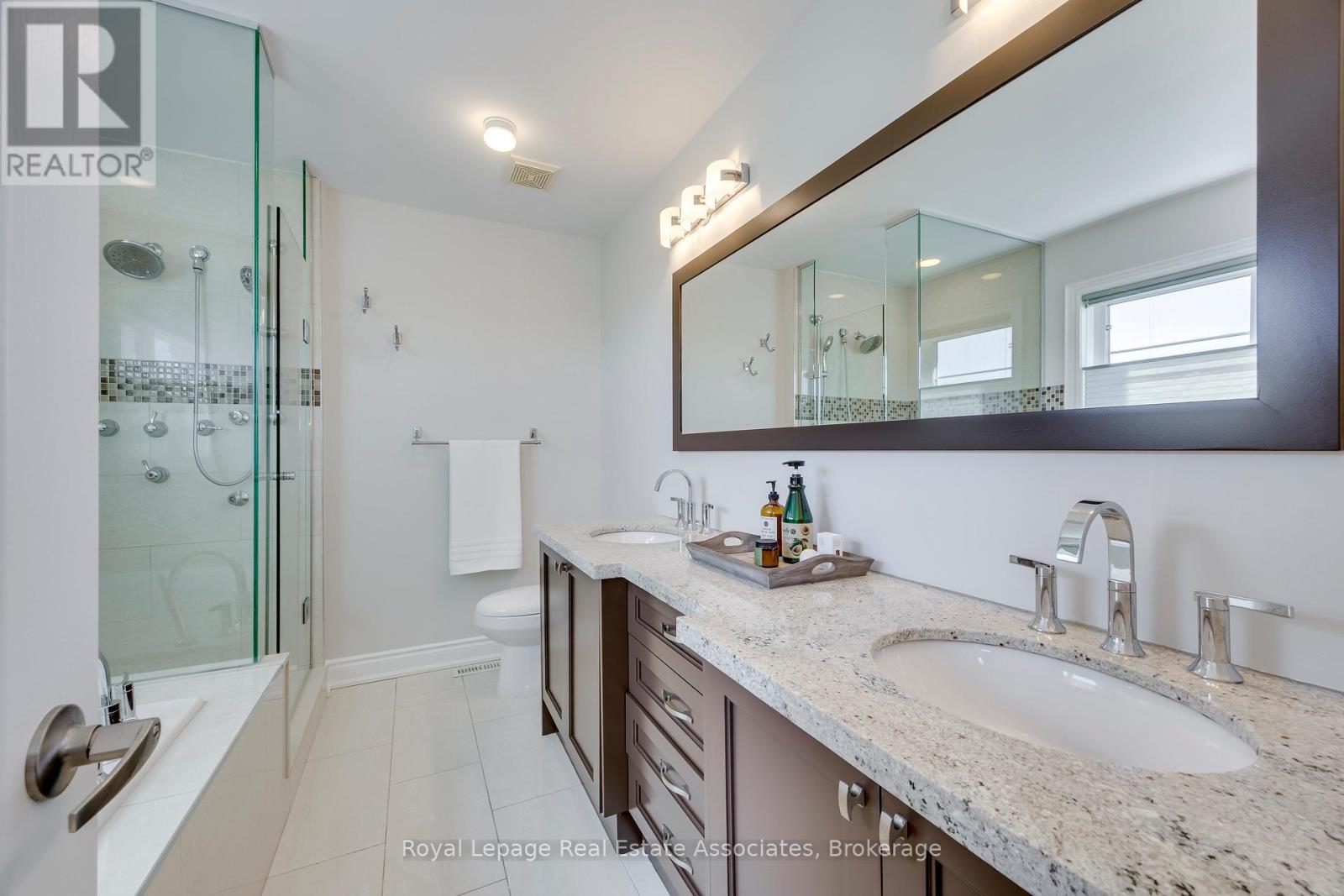 5453 Bestview Way, Mississauga, Ontario  L5M 0B1 - Photo 18 - W13229706
