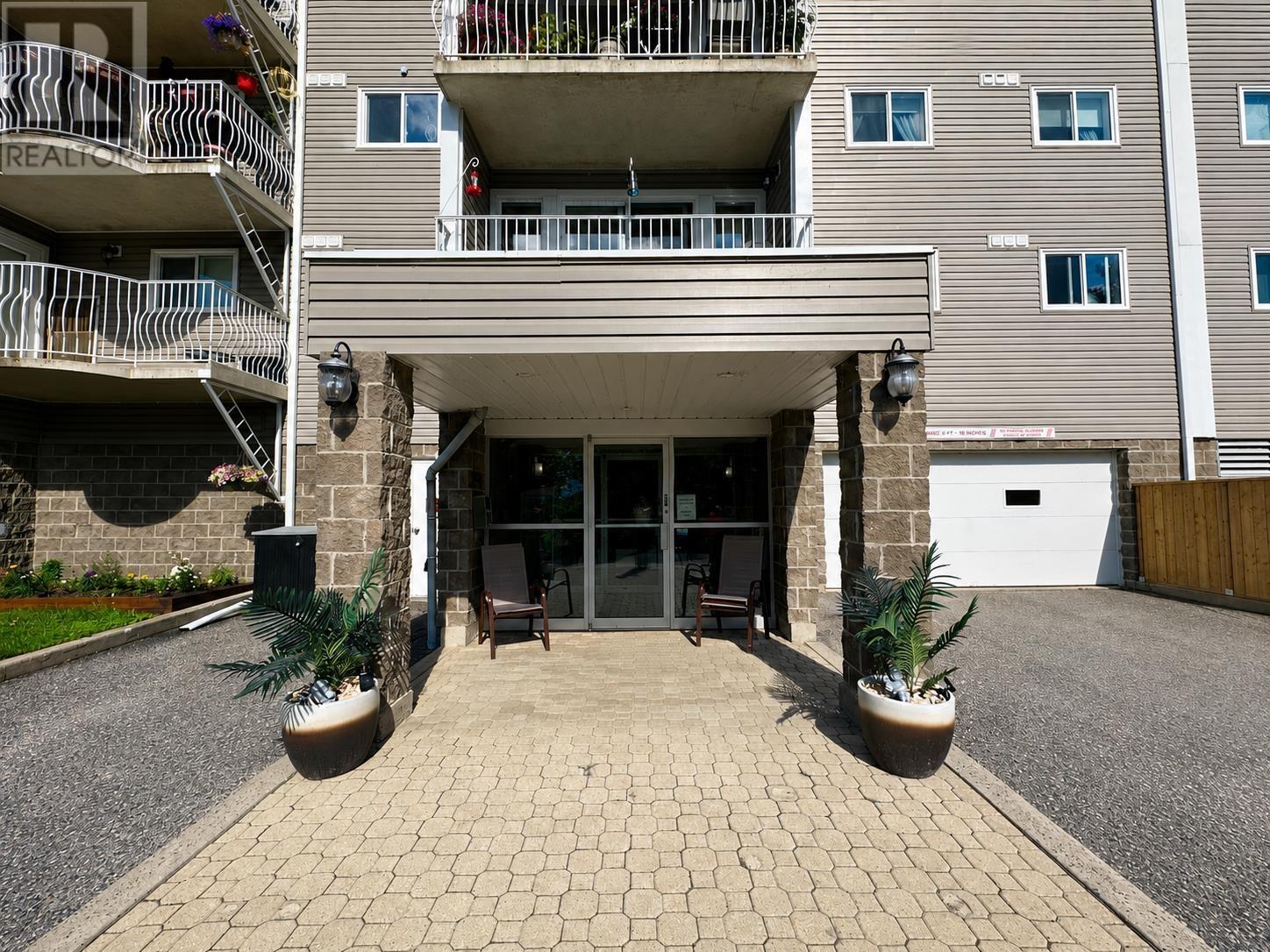 104 471 Lakeview Drive, Kenora, Ontario  P9N 4G7 - Photo 2 - TB2601576