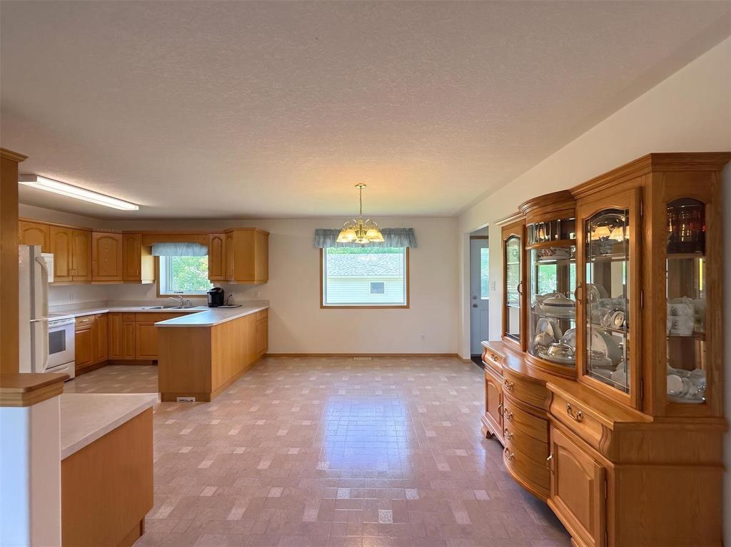 350 Dixie Road, Swan River, Manitoba  R0L 1Z0 - Photo 10 - 202612118