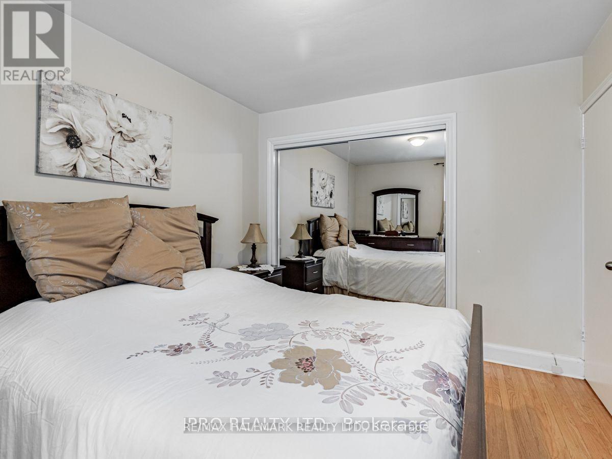 46 Tiago Avenue, Toronto, Ontario  M4B 2A2 - Photo 11 - E13460804