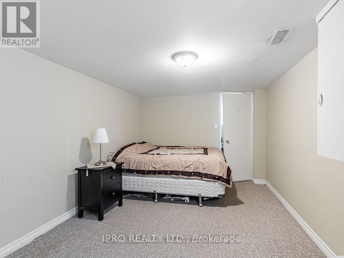 46 Tiago Avenue, Toronto, Ontario  M4B 2A2 - Photo 16 - E13460804