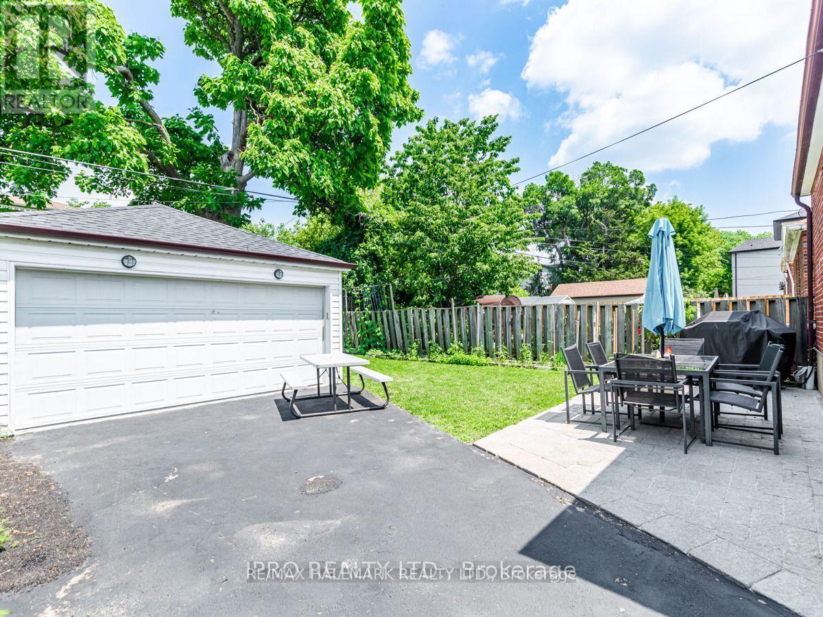 46 Tiago Avenue, Toronto, Ontario  M4B 2A2 - Photo 20 - E13460804