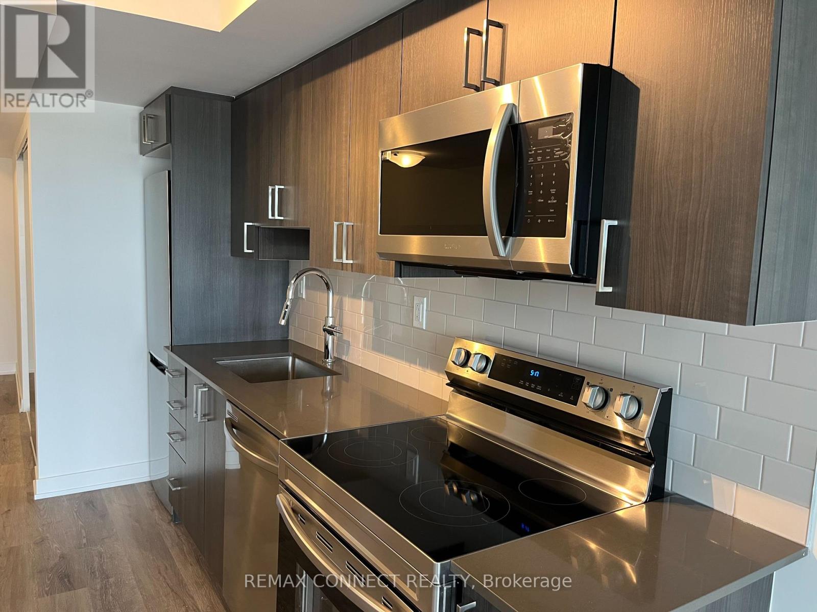 2510 - 1010 Sandy Beach Road, Pickering, Ontario  L1W 3V9 - Photo 7 - E13460850
